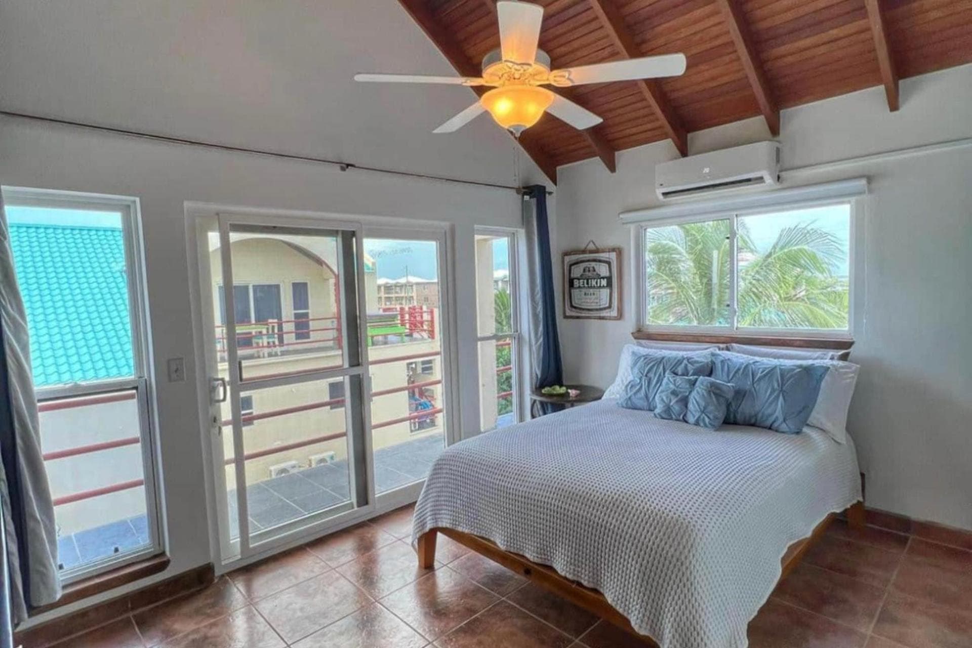 San Pedro Belize Beachfront Apartment, San Pedro
