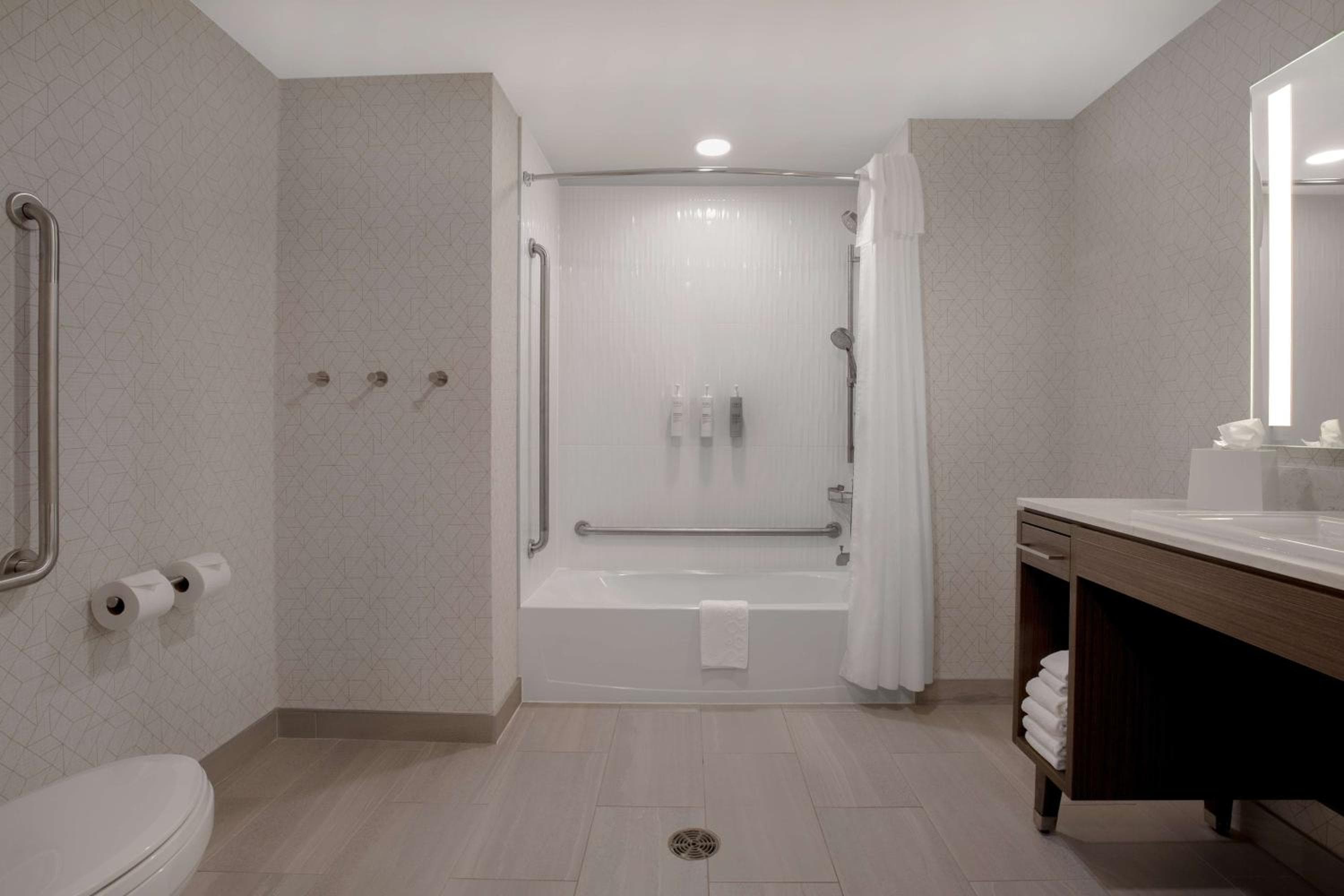 Home2 Suites By Hilton Thunder Bay, Thunder Bay, photo 4