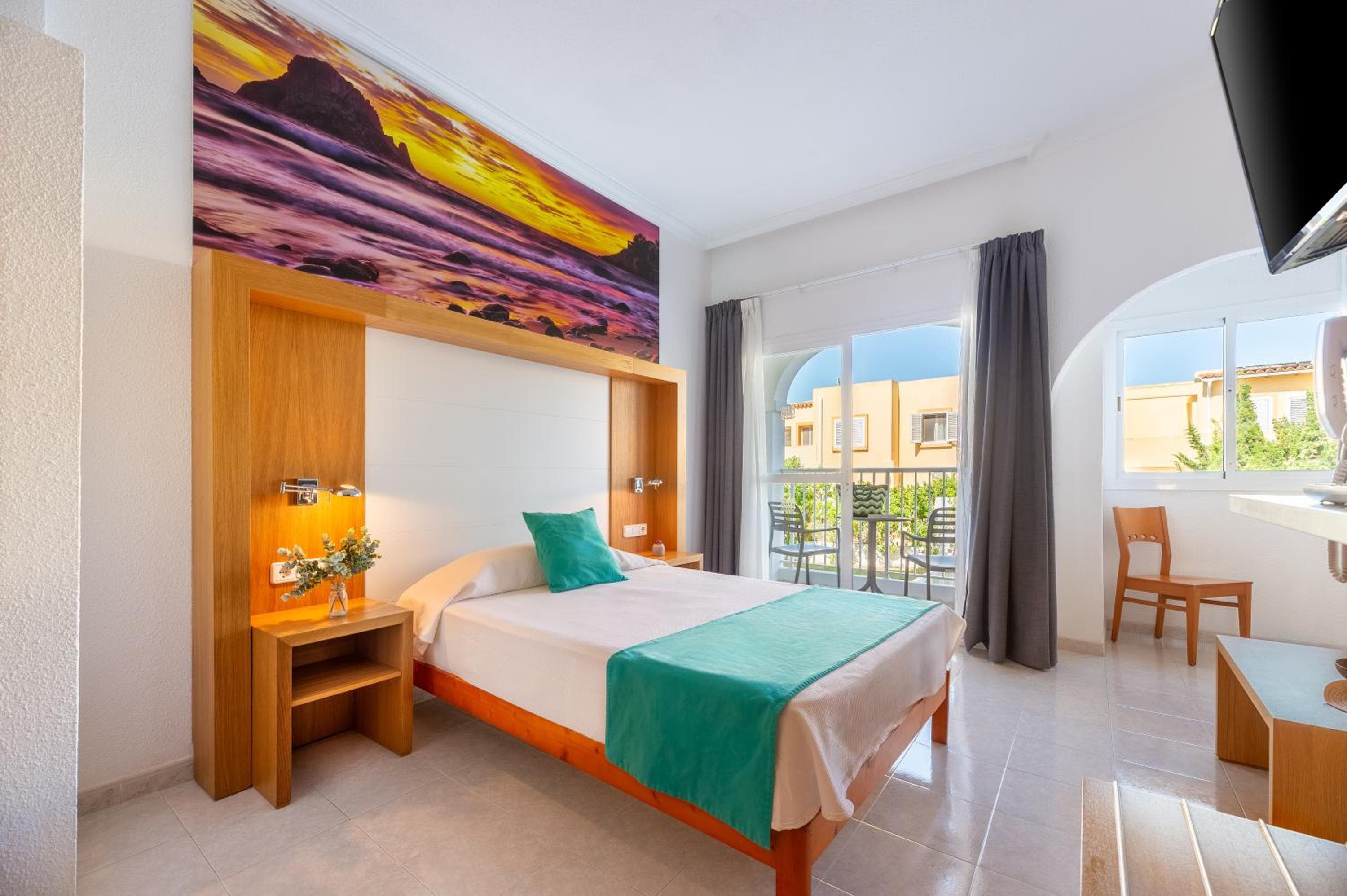 Hotel Apartamentos Vibra San Marino, San Antonio Bay, photo 6
