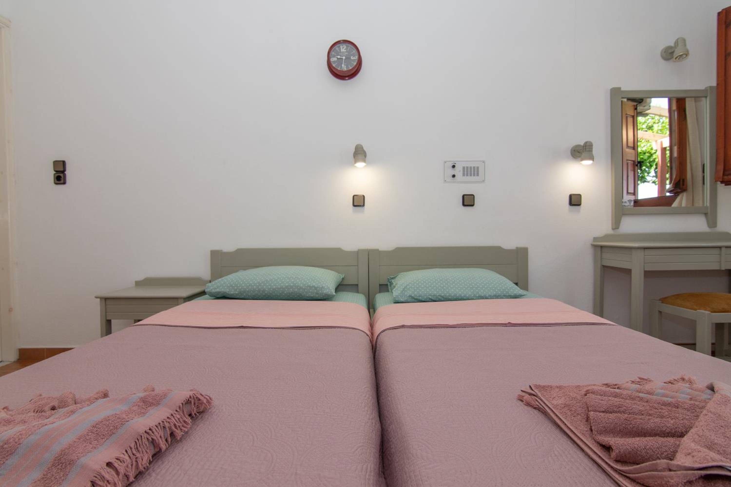 Giannakos Apartments, Ydroússa, photo 3