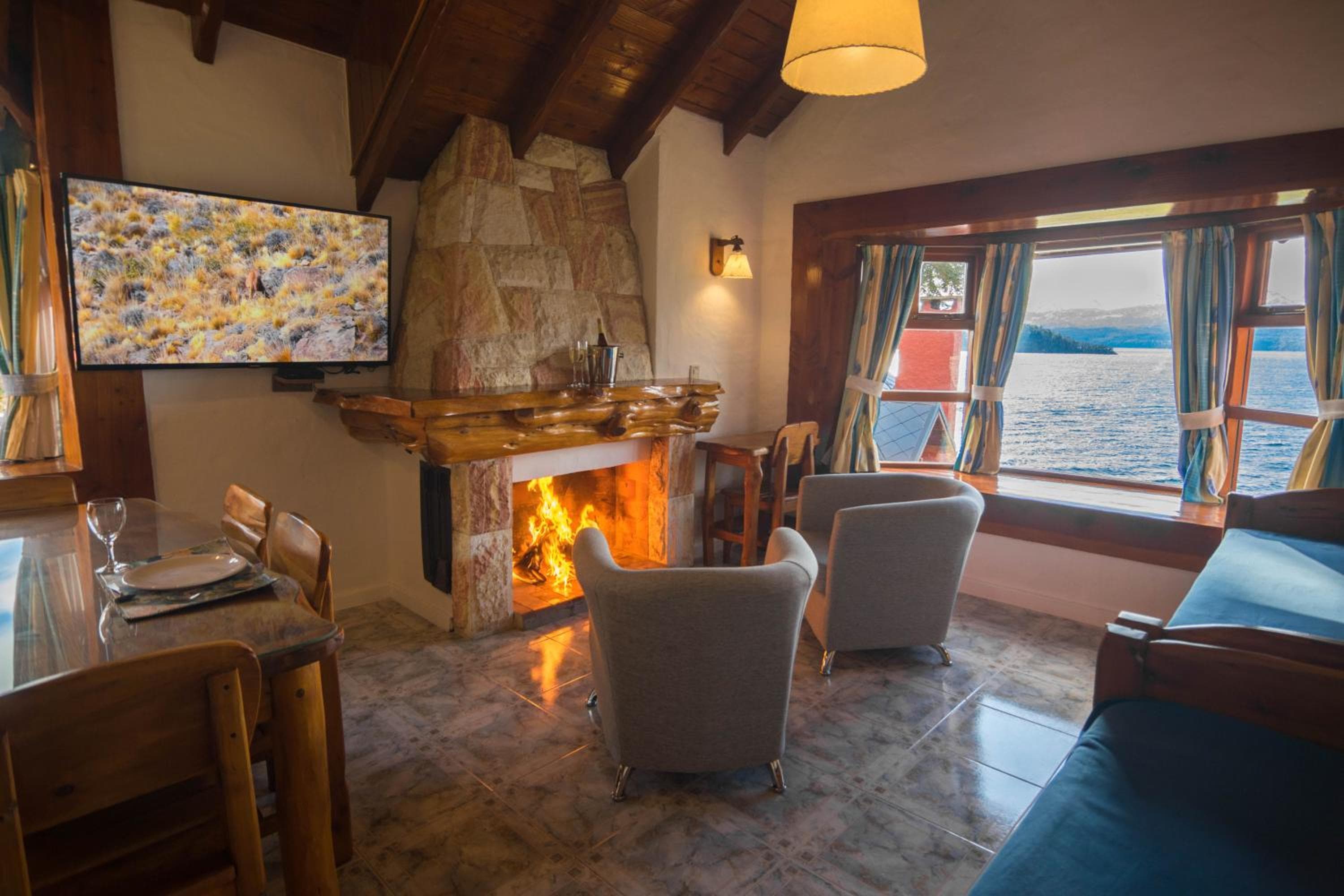 Costa Brava Apart Hotel & Suites, San Carlos de Bariloche, photo 3