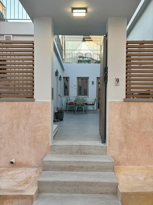 Kazarma Central Suites - Apartment Complex, Aegina Town