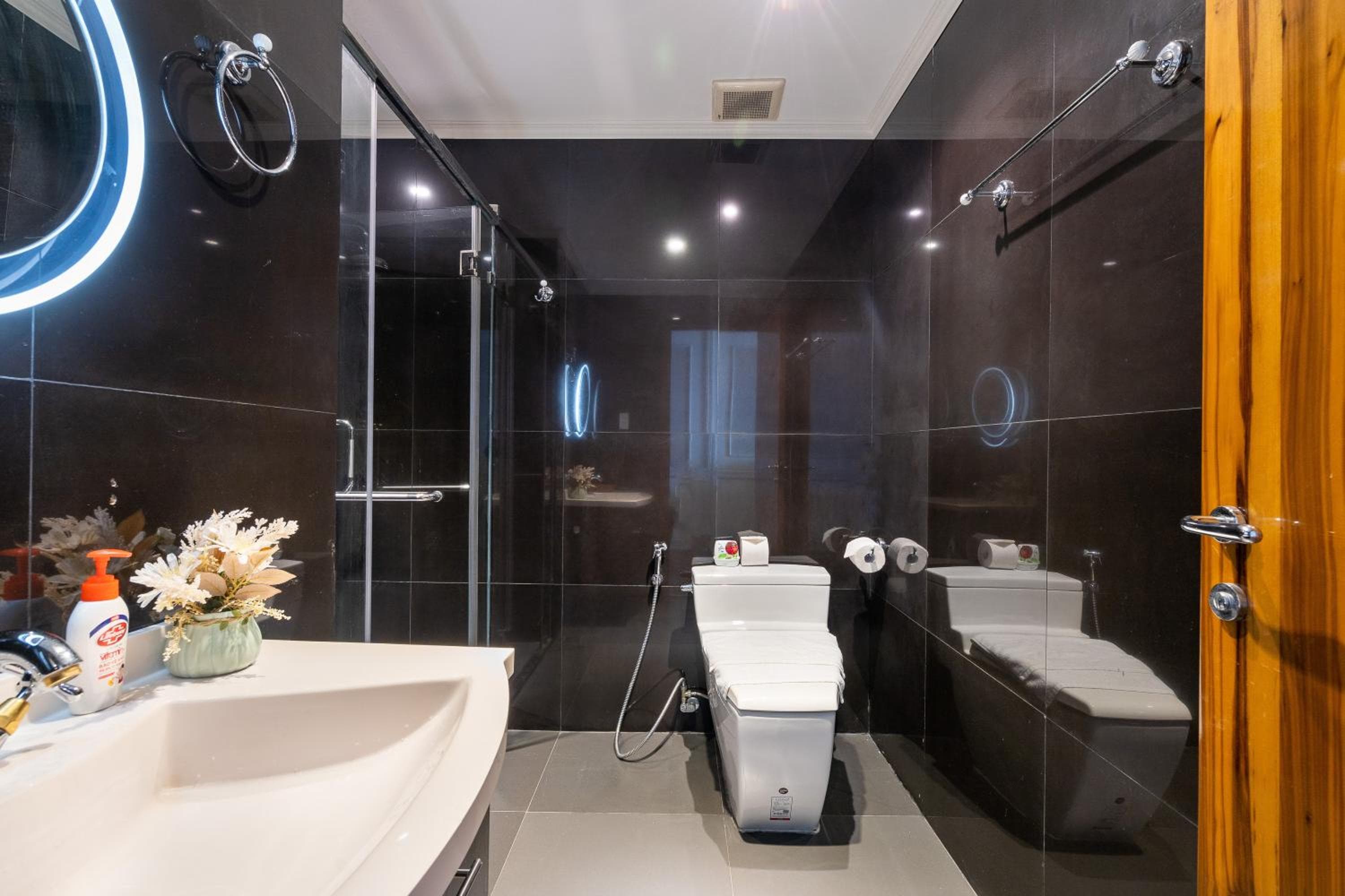 Leman Luxury Apartments 2BR 3BR For Rent In Central, Ho Chi Minh City, photo 2