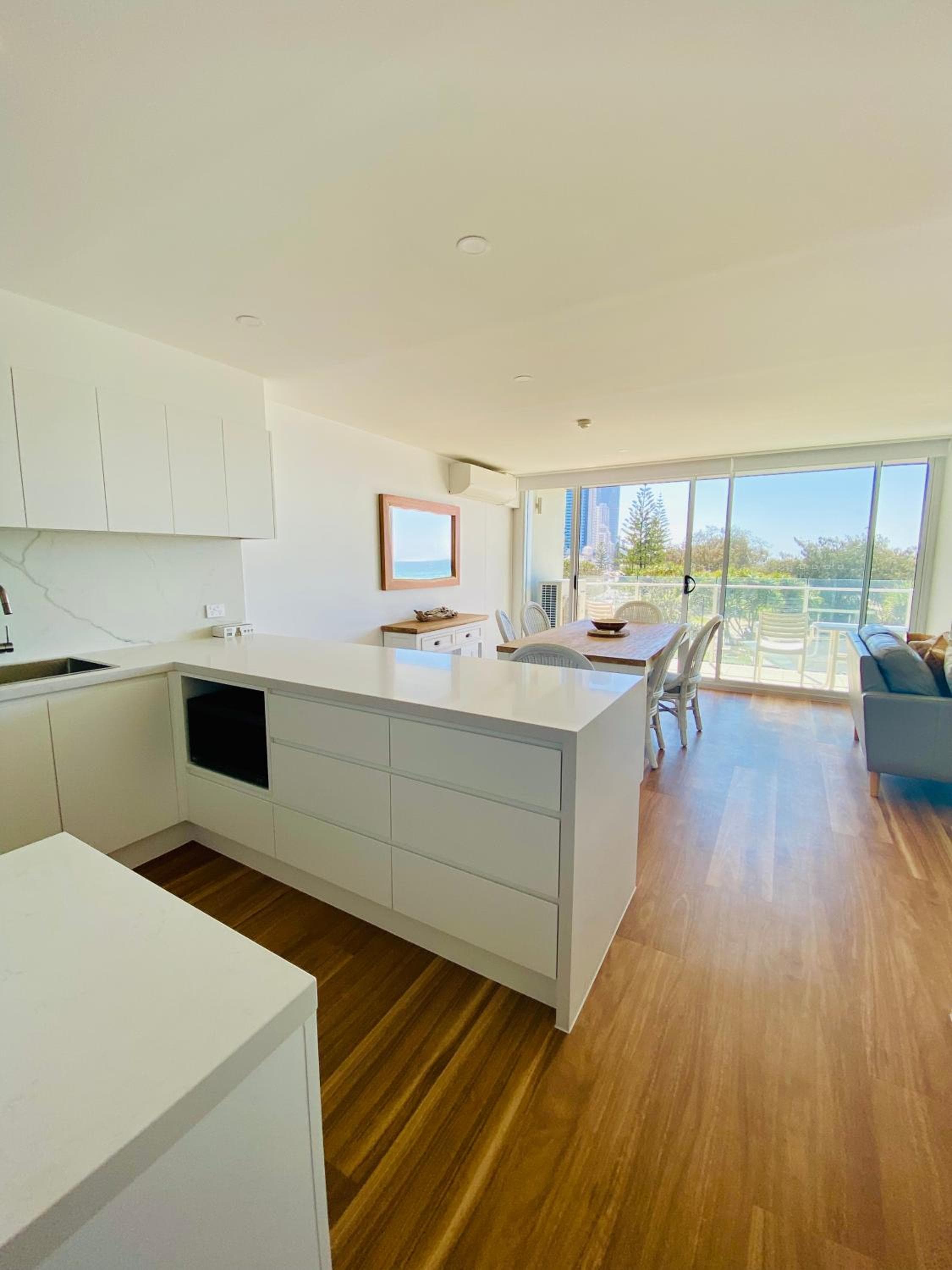 One The Esplanade Apartments on Surfers Paradise, photo 3