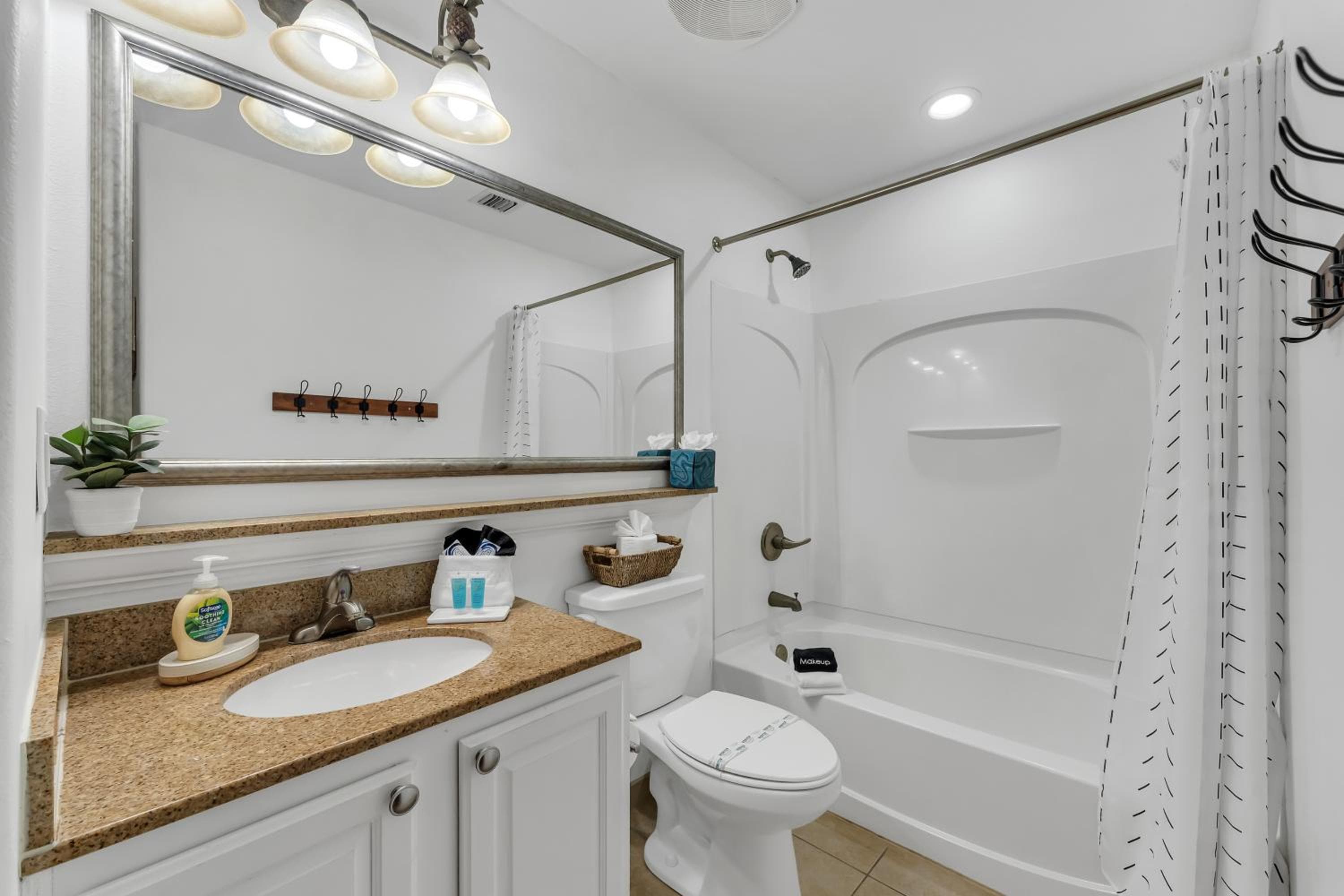 2BR condo minutes to Disney Springs, Orlando, photo 6