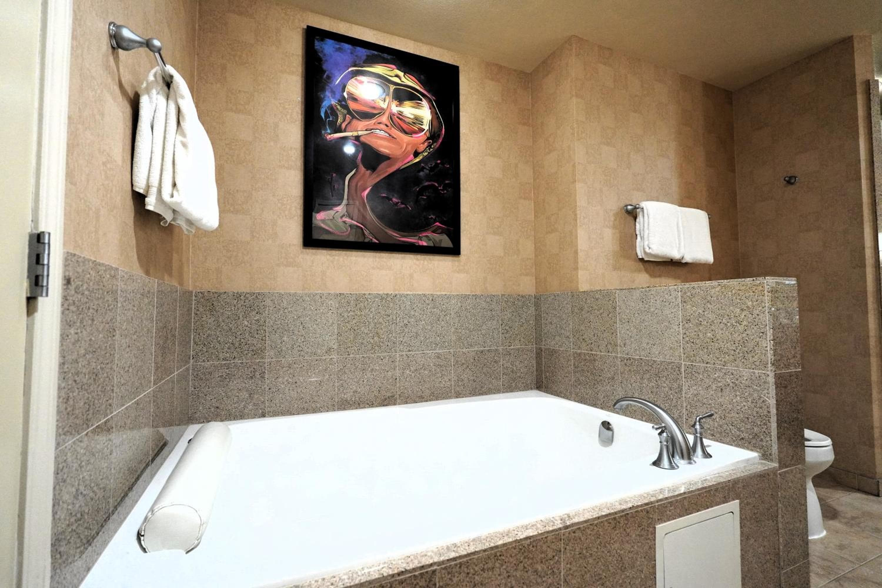 SPHERE IN 4K - Vintage Vegas Condo with Sphere and Strip Views!, Las Vegas, photo 2