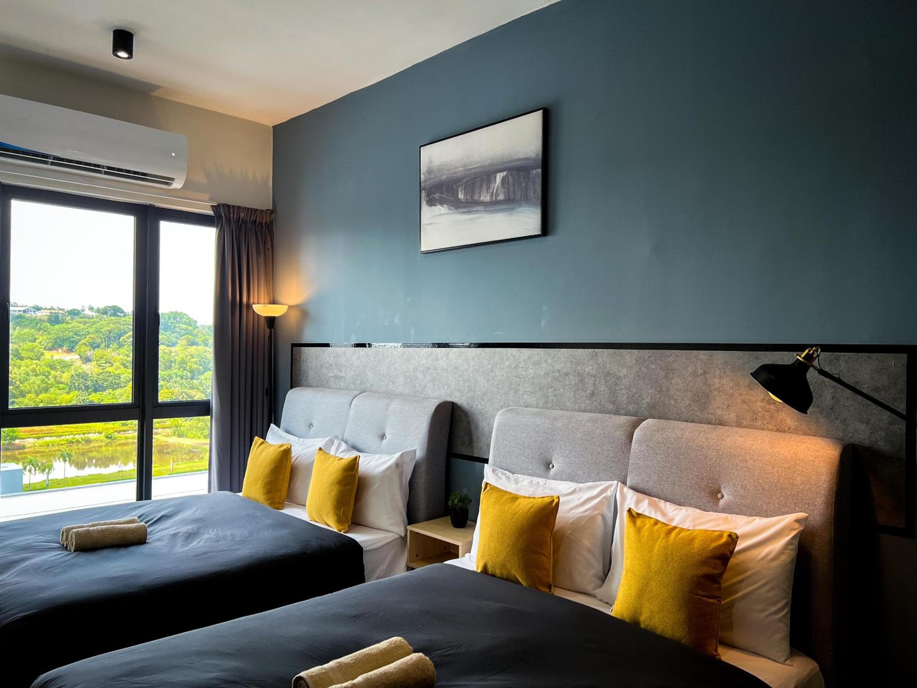 Airport Transit Stay in Town Center - F1 Sepang - 24hrs Taxi, Sepang
