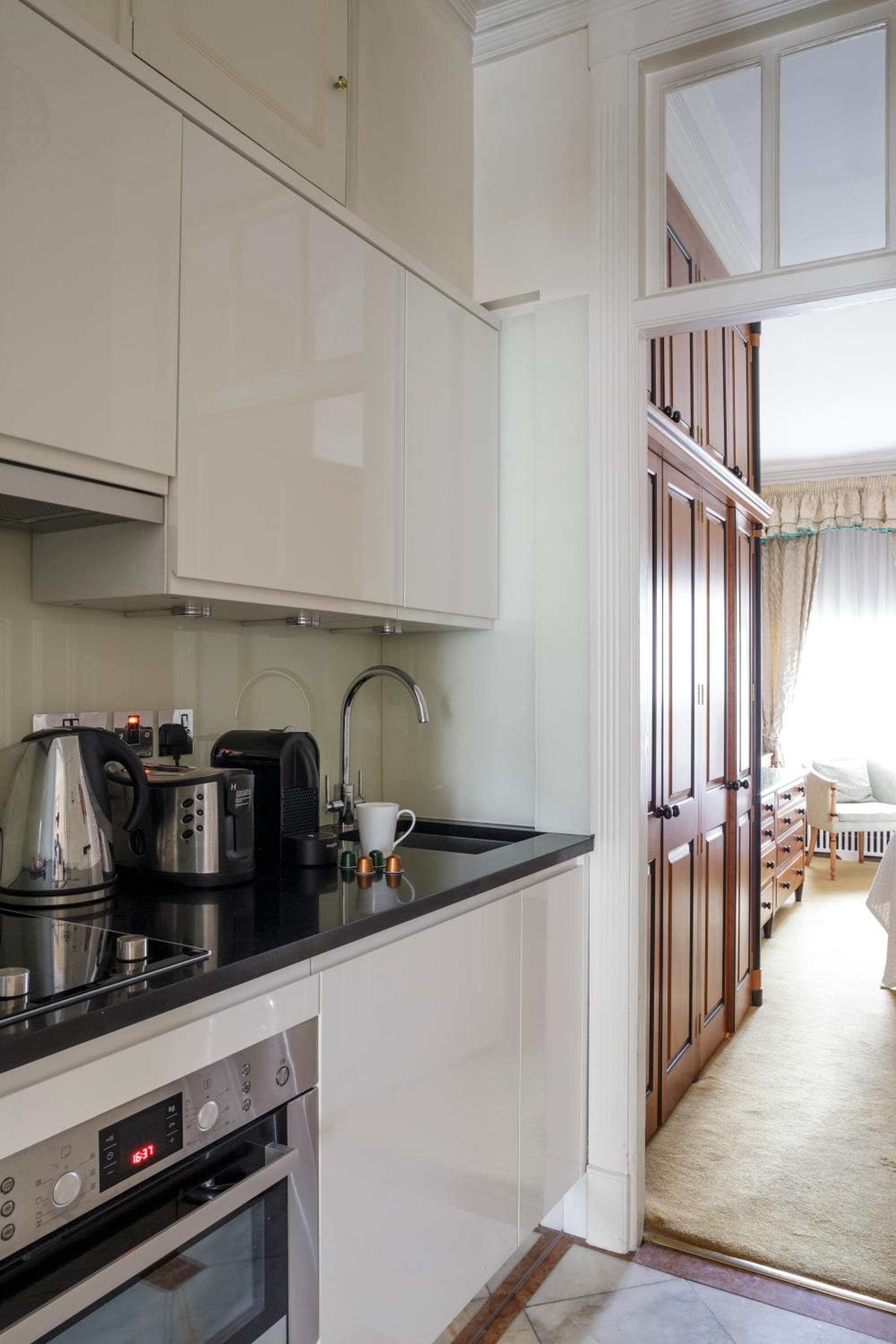 Curzon Street by Mansley, London, photo 2
