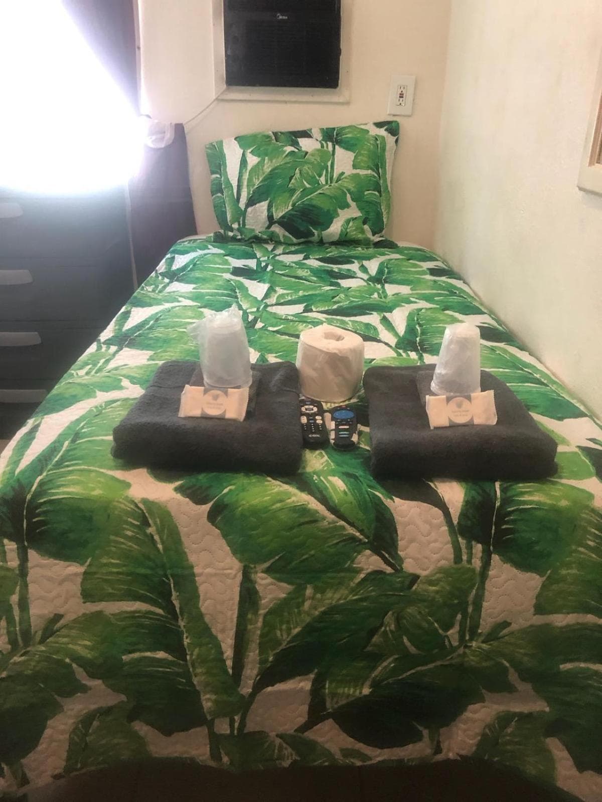 Crown Inn & Suites, Spring Valley, photo 2