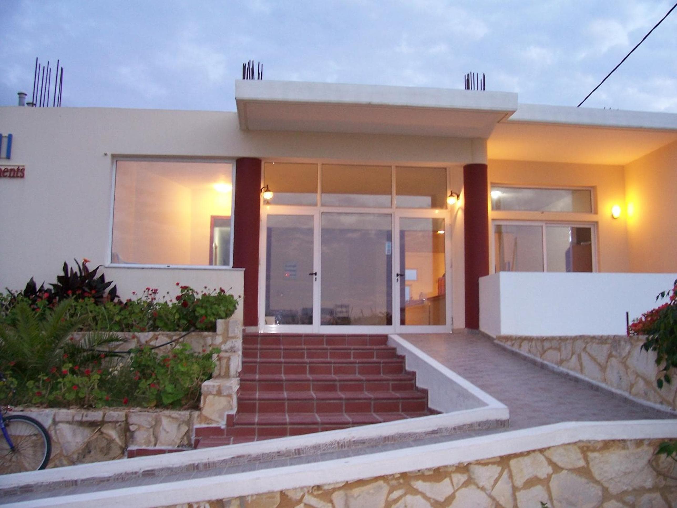 Karmi Apartments, Kolymvari