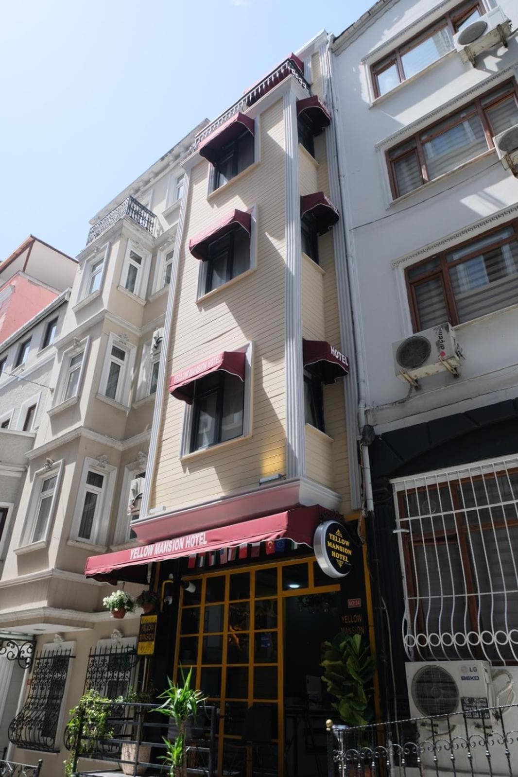 Yellow Mansion, Istanbul