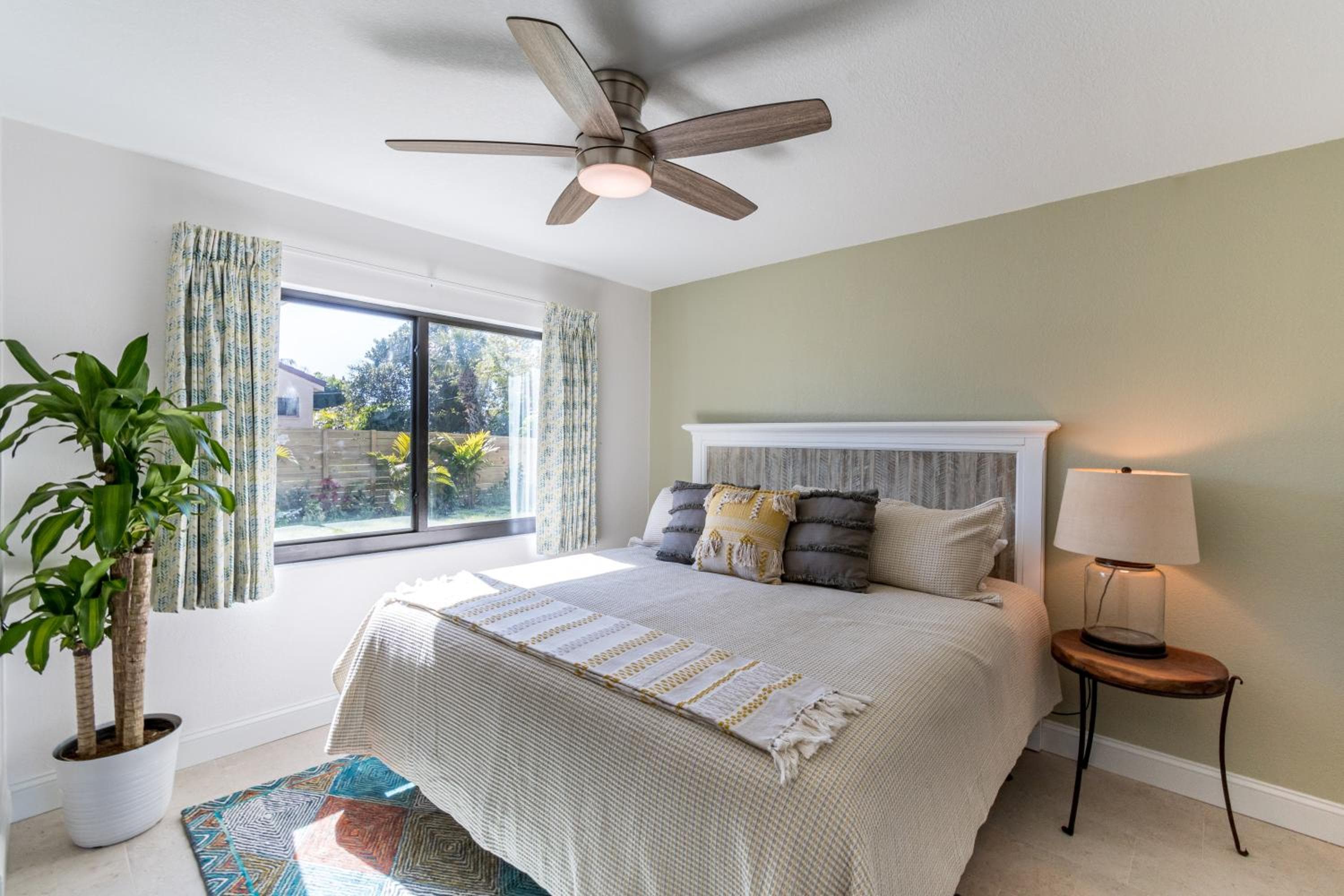 400 South, Cocoa Beach, photo 3