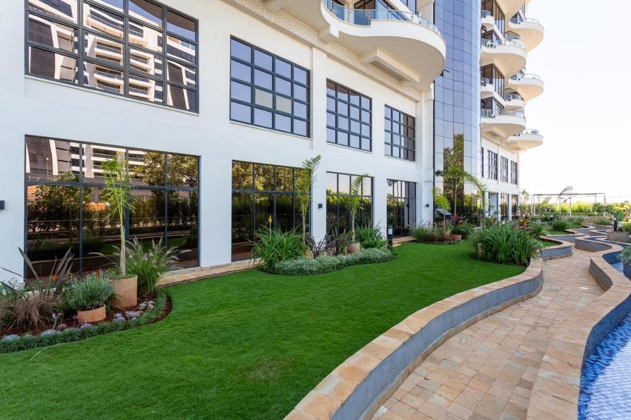 Nova, Nairobi