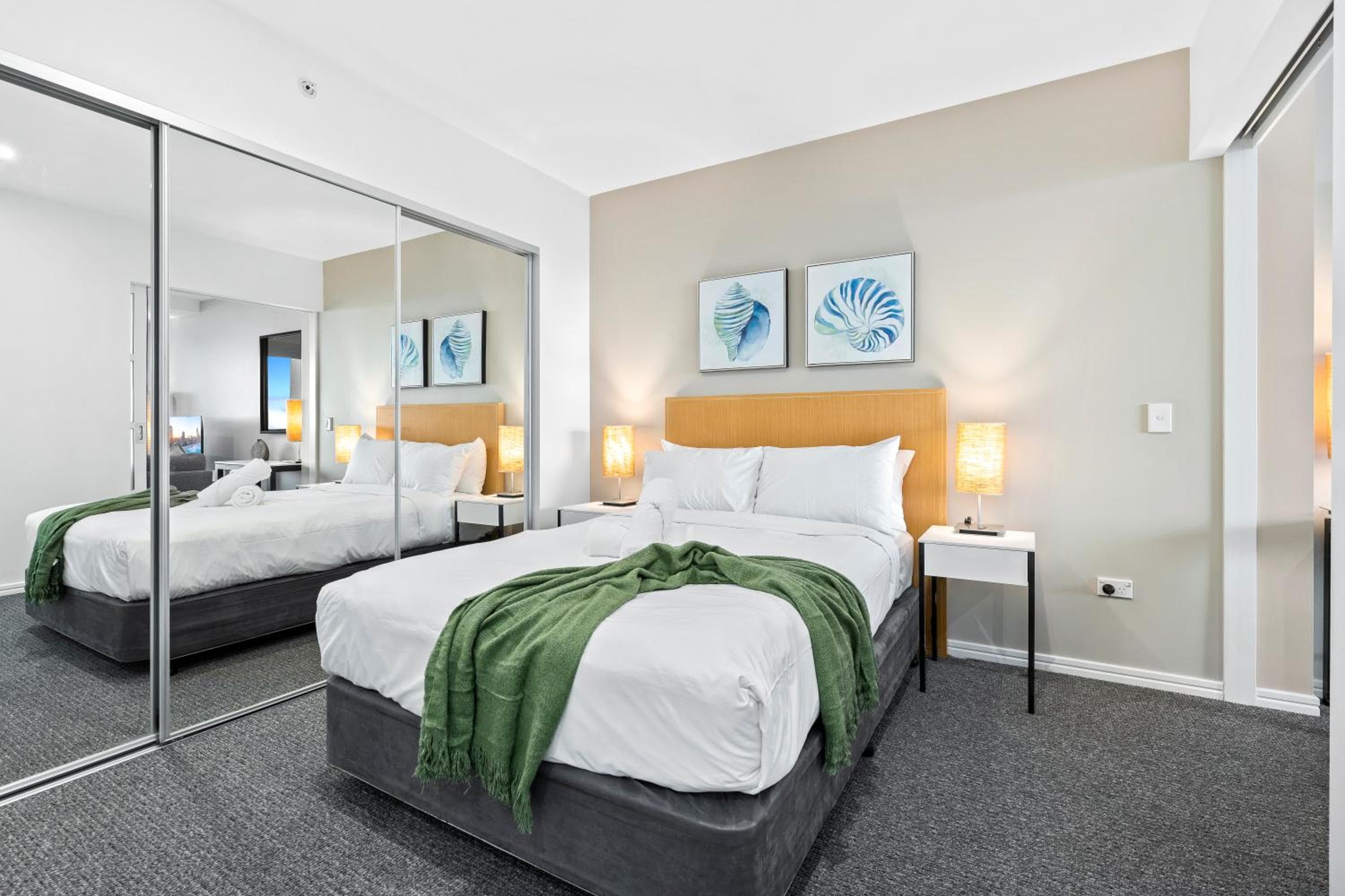 H Residences - Central Surfers Paradise & Ocean Views - Hosted by wowstay, Gold Coast, photo 4