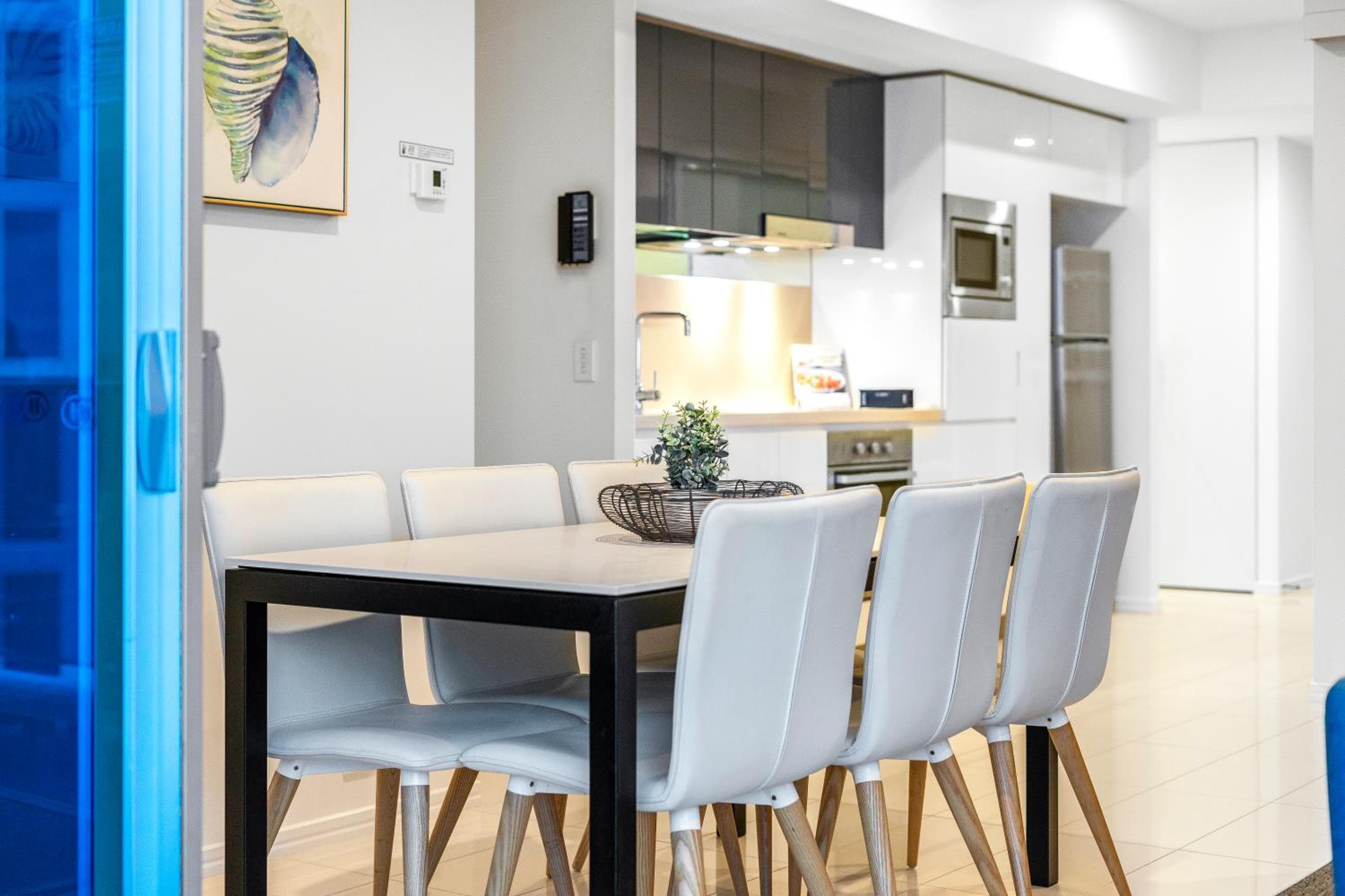 H Residences - Central Surfers Paradise & Ocean Views - Hosted by wowstay, Gold Coast, photo 2
