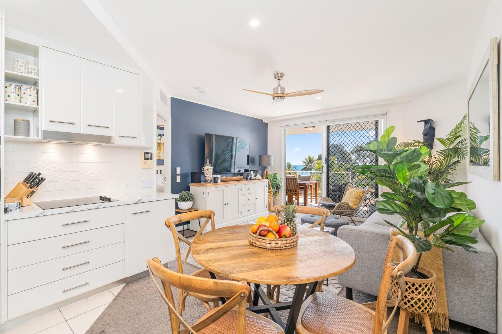 Tingeera Beachfront Apartments, Hervey Bay, photo 5
