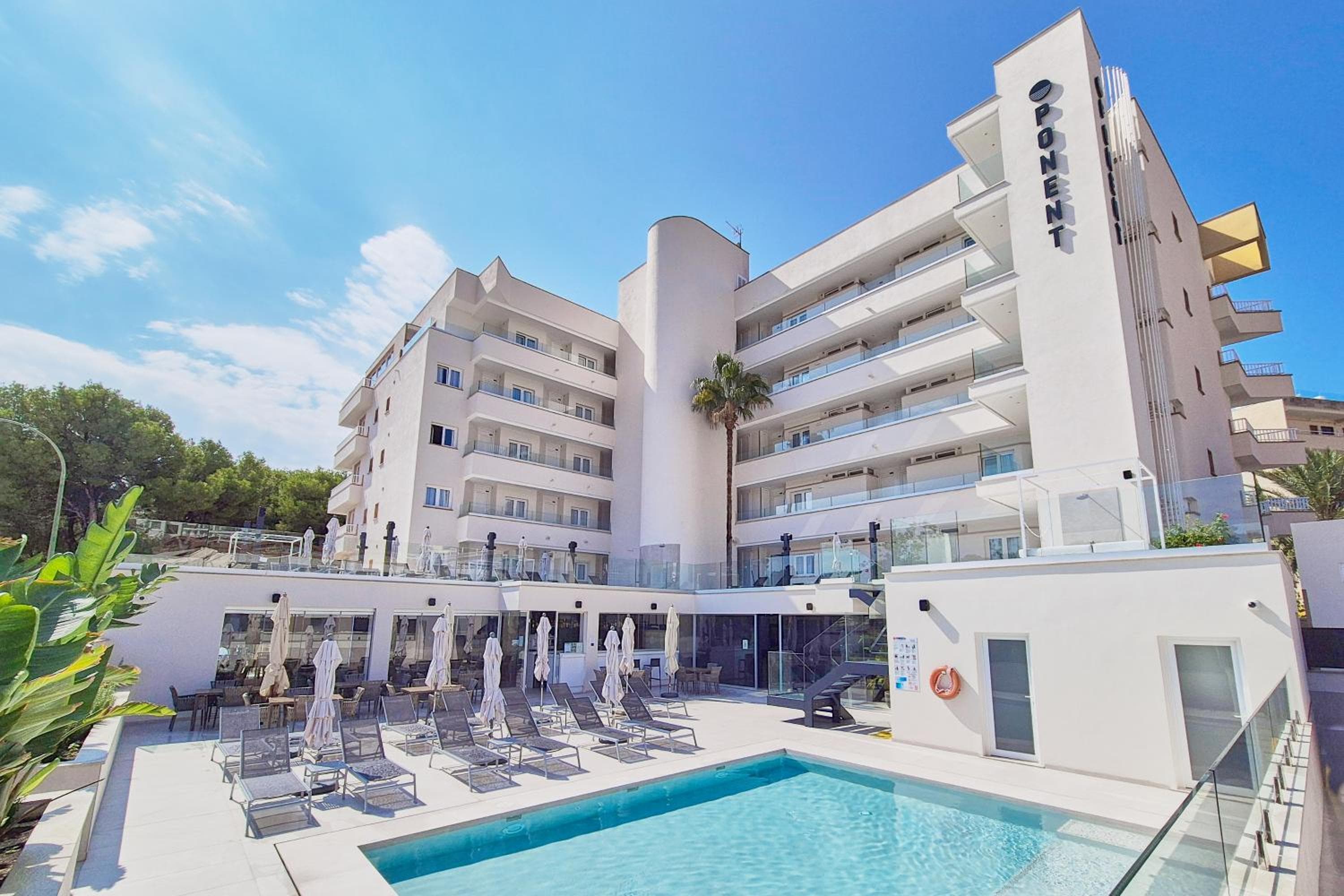 Building at Apartamentos Ponent