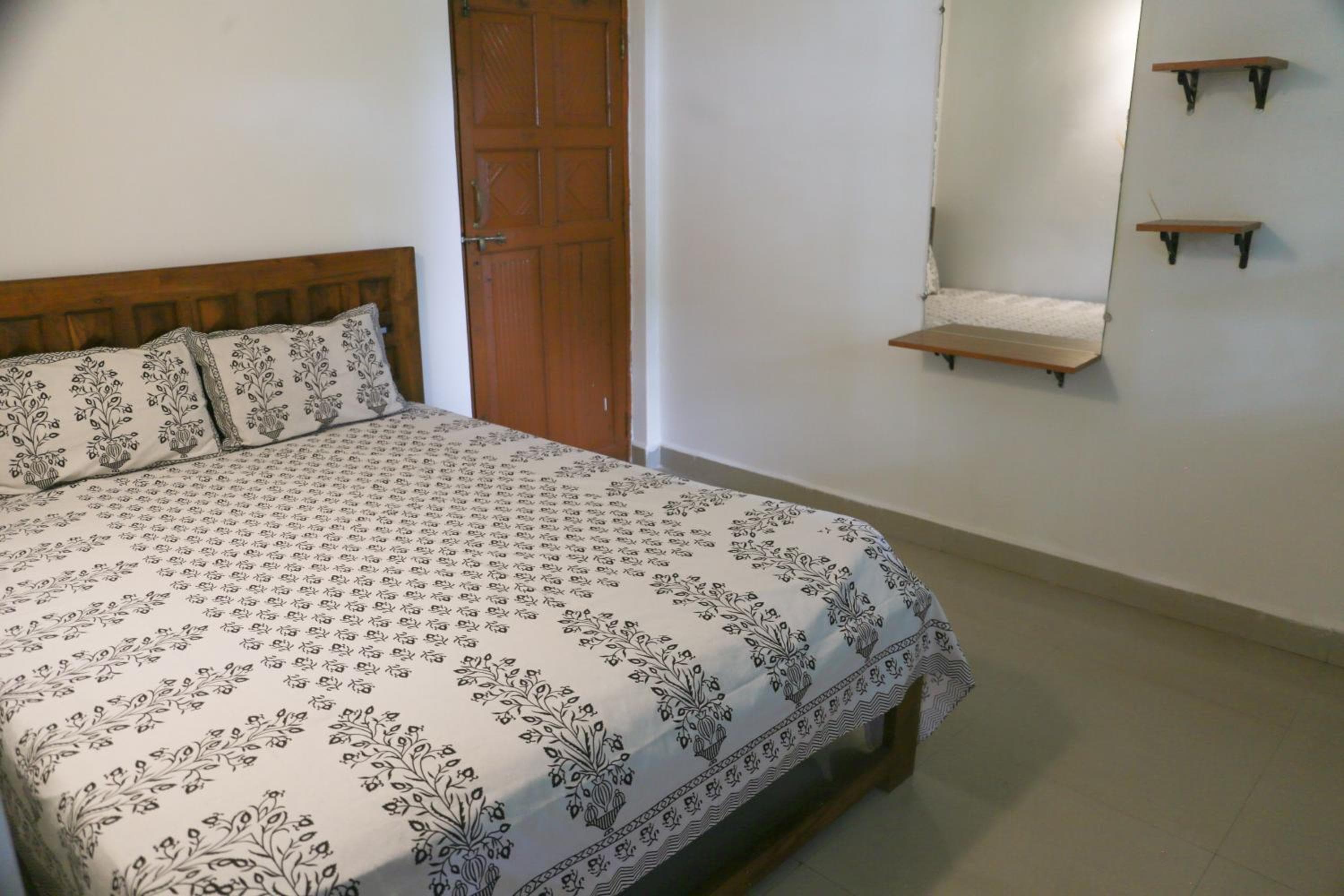 Kumbaya Beachside Hostel & Rooftop Cafe, Arambol, photo 2
