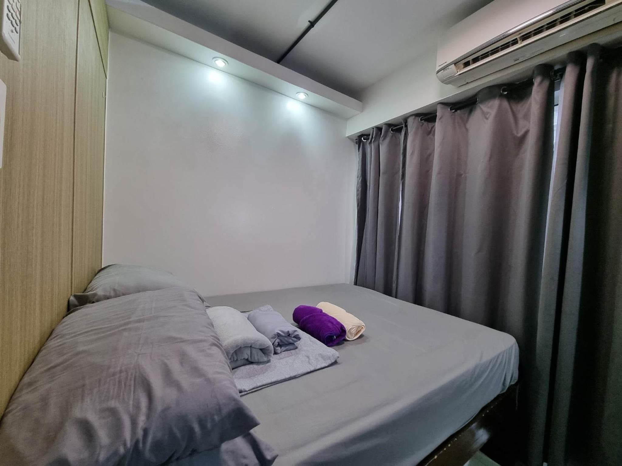 Industrial Design Bachelor's Pad with Pool View in Shore Residences, Manila, photo 4