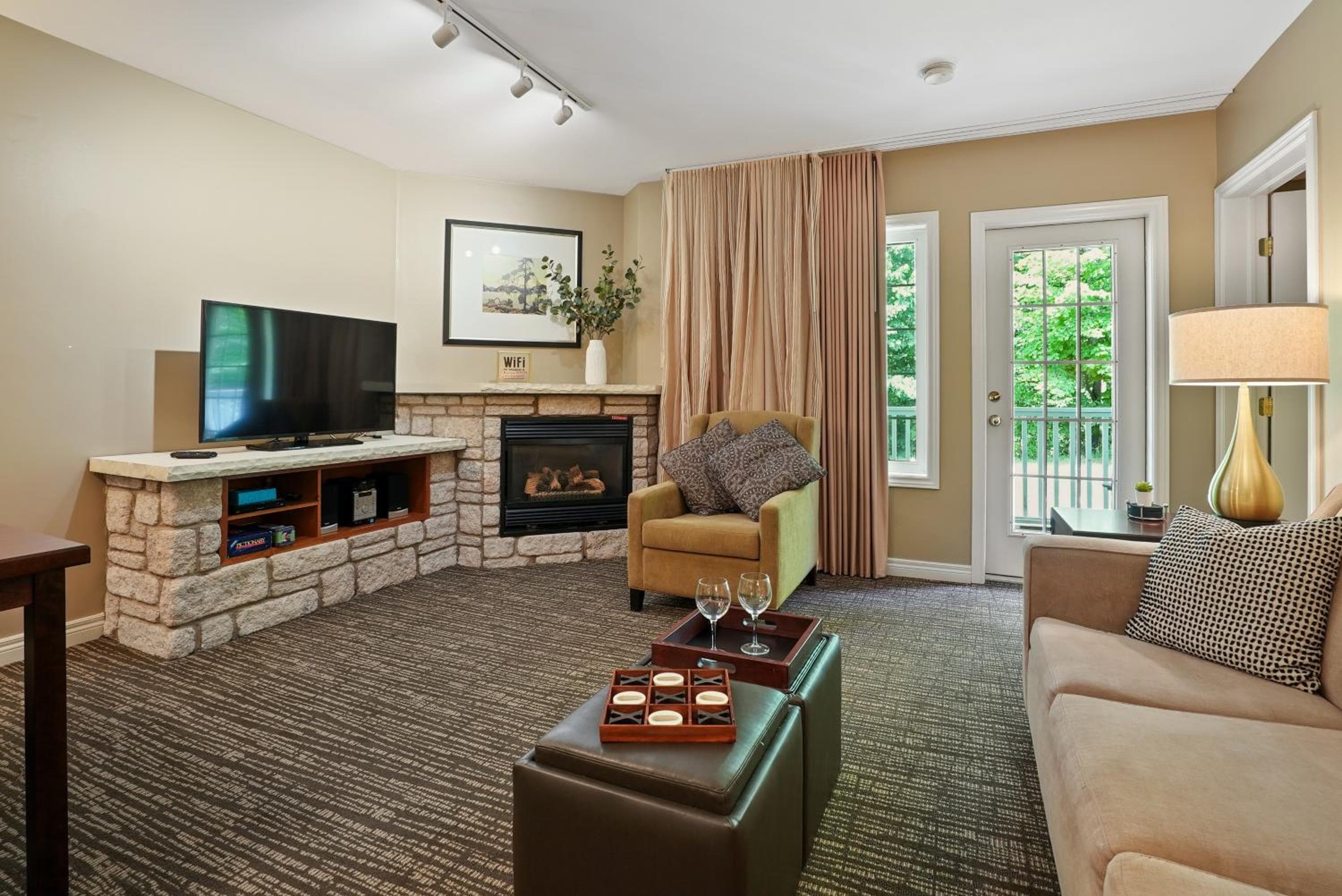 King Bed, Balcony, Pool, Hot Tub, Sauna, Edgar, photo 2