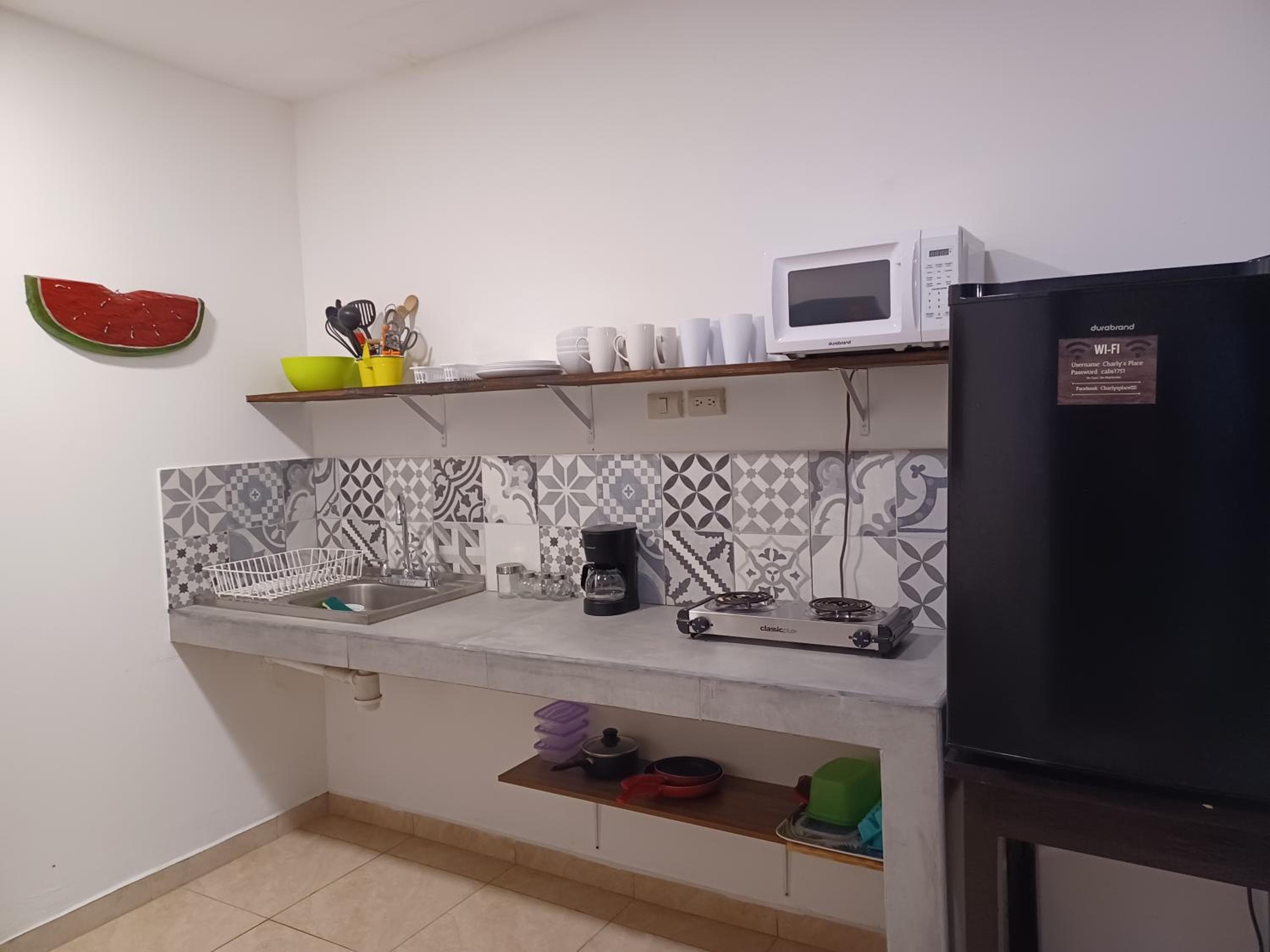 Charlys Place, San Salvador, photo 3