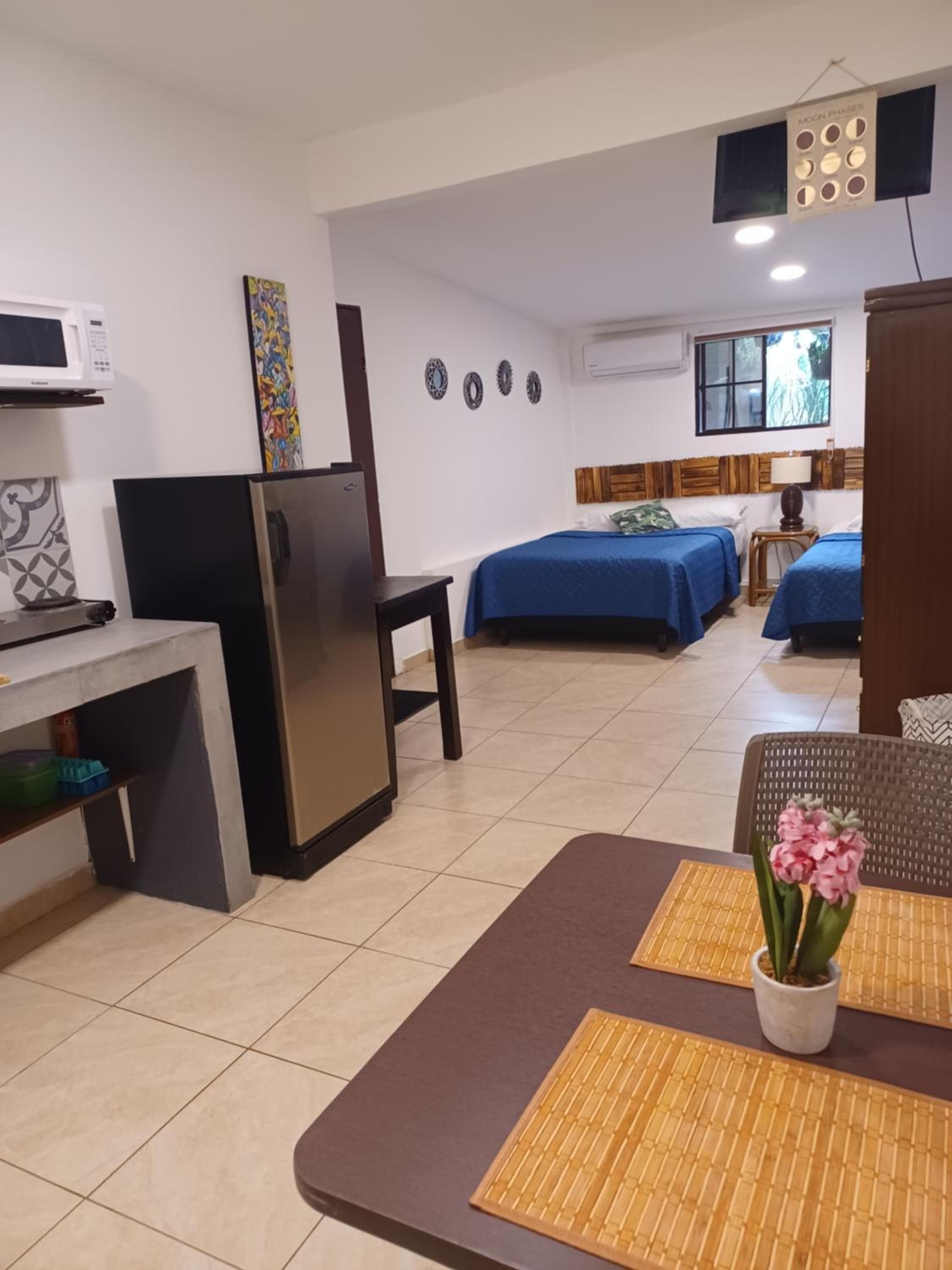 Charlys Place, San Salvador, photo 5