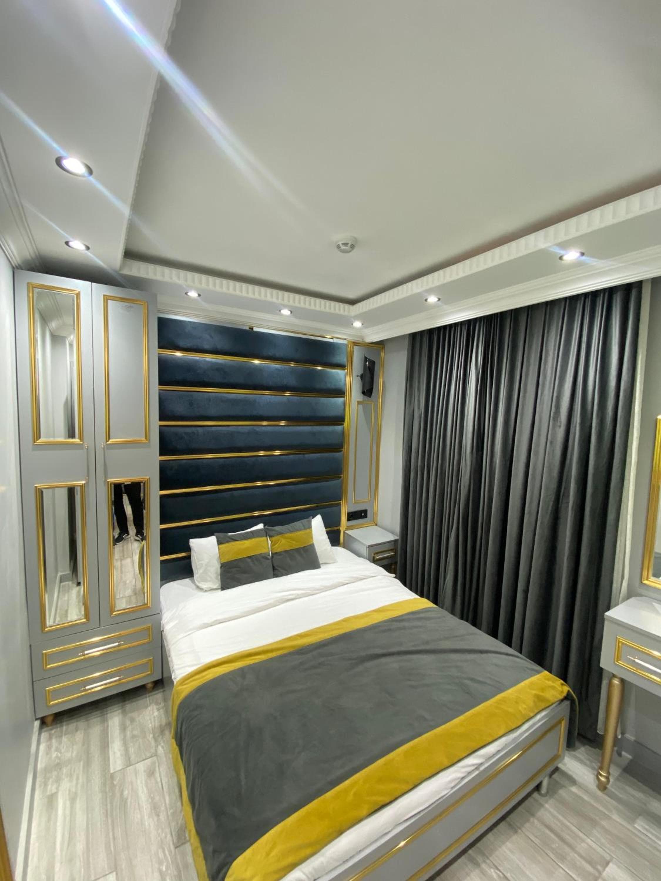 Hotel room at TAKSİM LARİSSA RESİDENCE