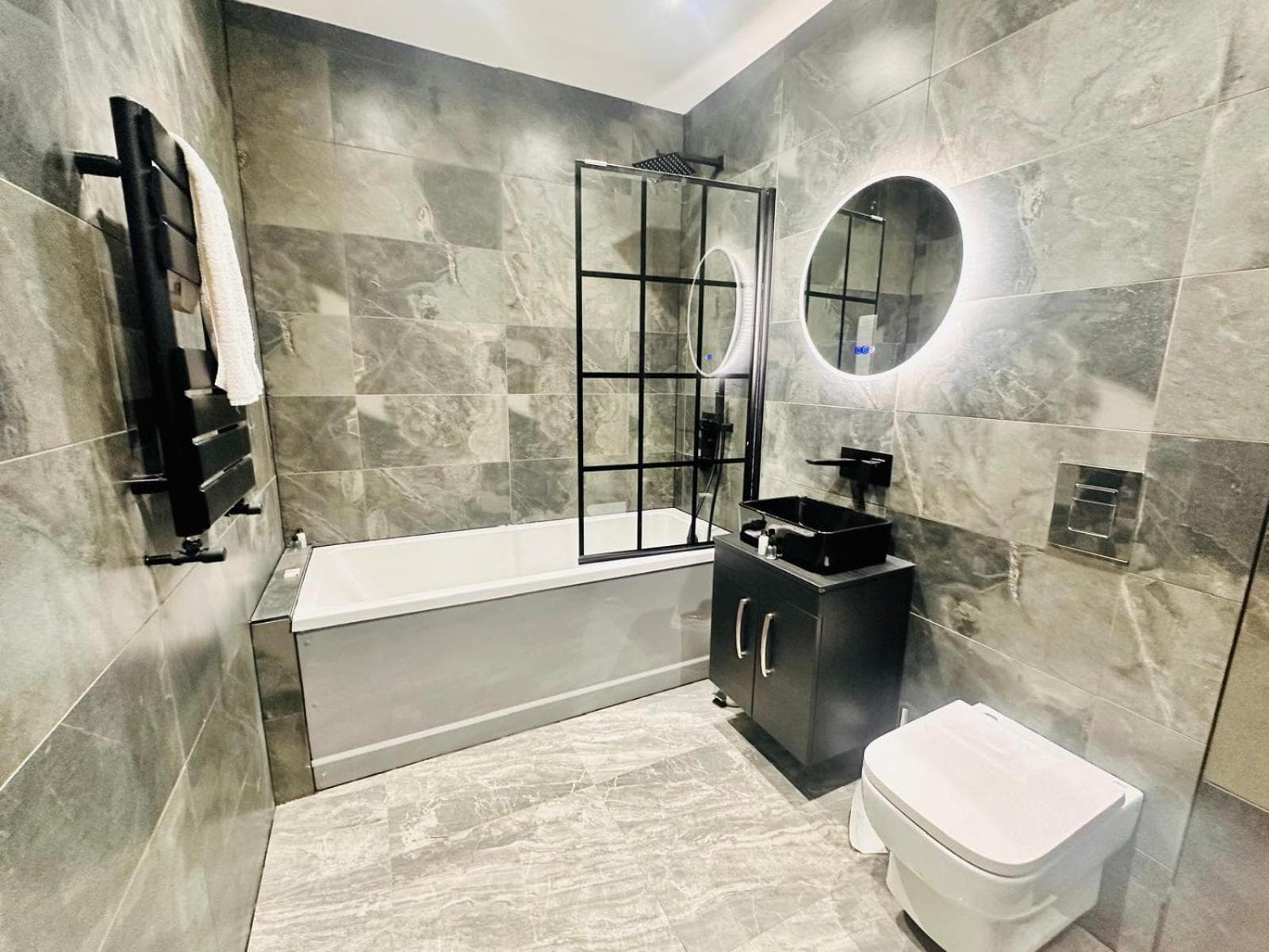 Under New Top Rated Management I Stylish 2BR Apartments I Central Hub I Free Parking I Work Ready Amenities, Peterborough, photo 5