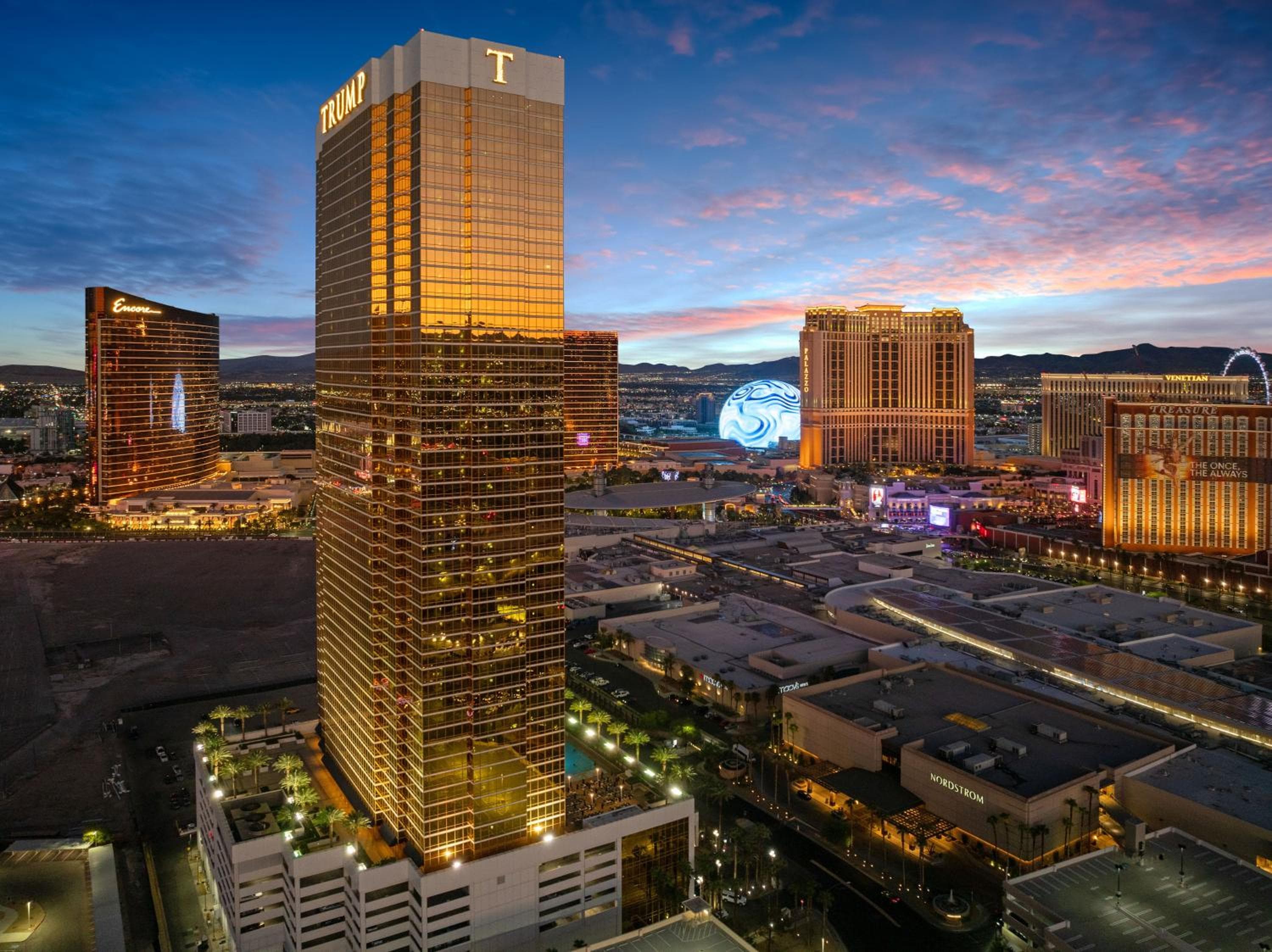 Building at TRUMP 56th Floor - Sphere and Strip View - No Resort Fees