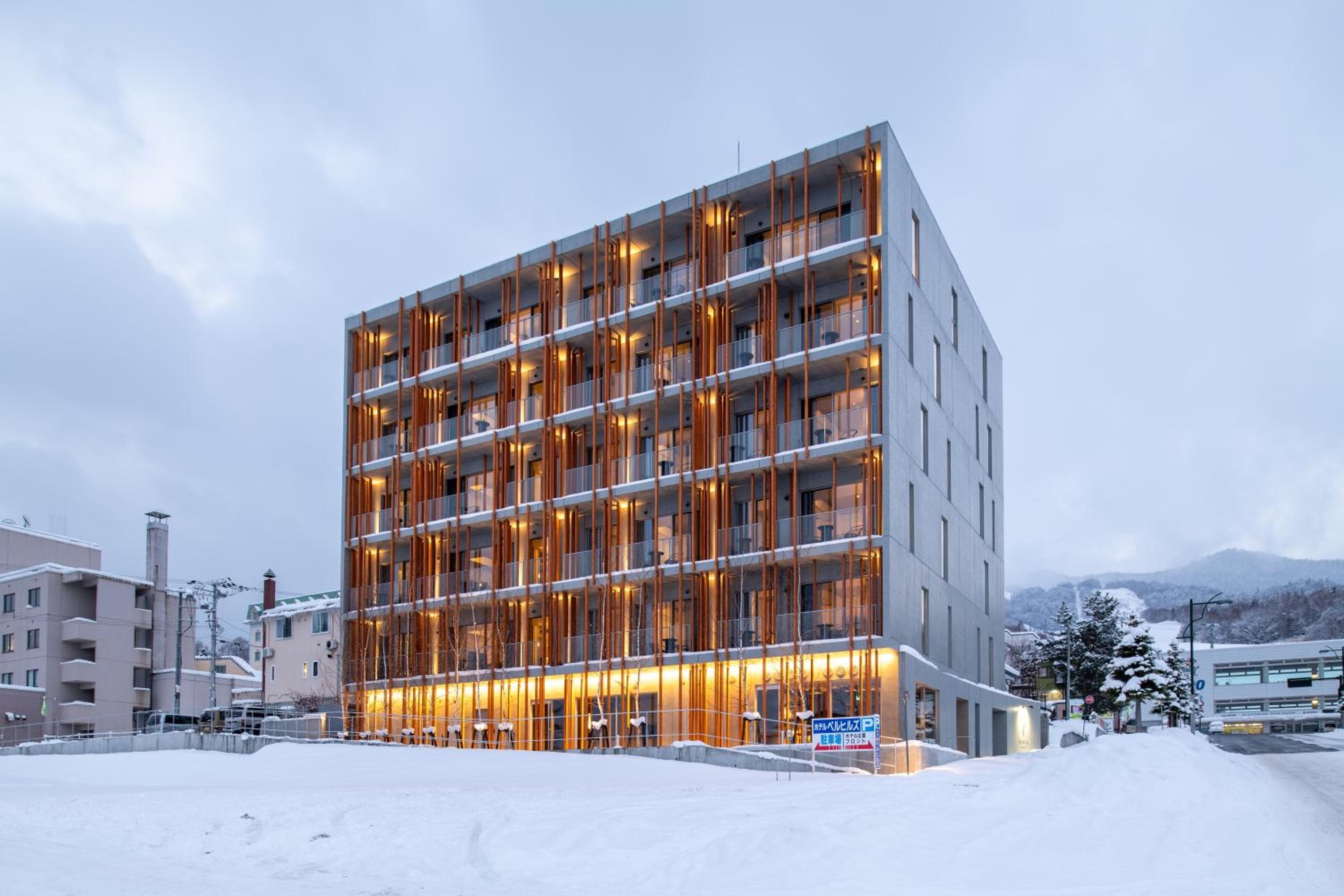 Fenix West, Furano