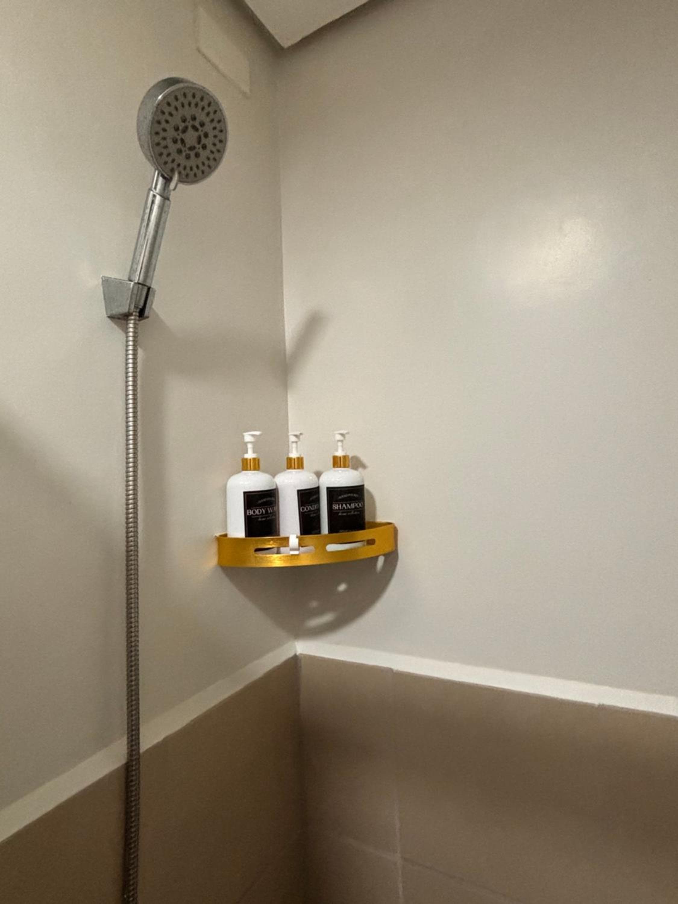 Condotel - Minimalistic 2 minutes walk to SM Marilao, Marilao, photo 6