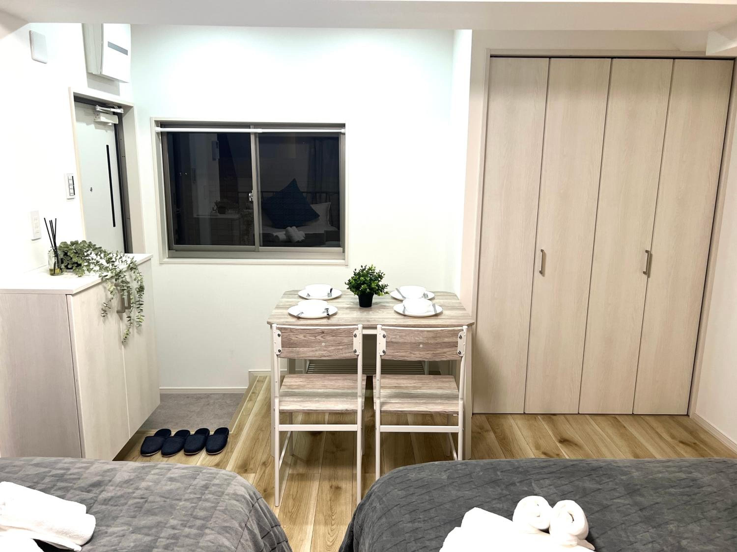 Ikebukuro Area R2 NishiikeApartment 5F No Elevator, Tokyo, photo 2