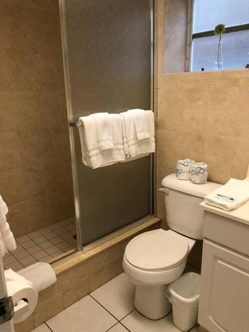 Aloha Apartments On the Intracoastal-Walk to the Beach, Pompano Beach, photo 2