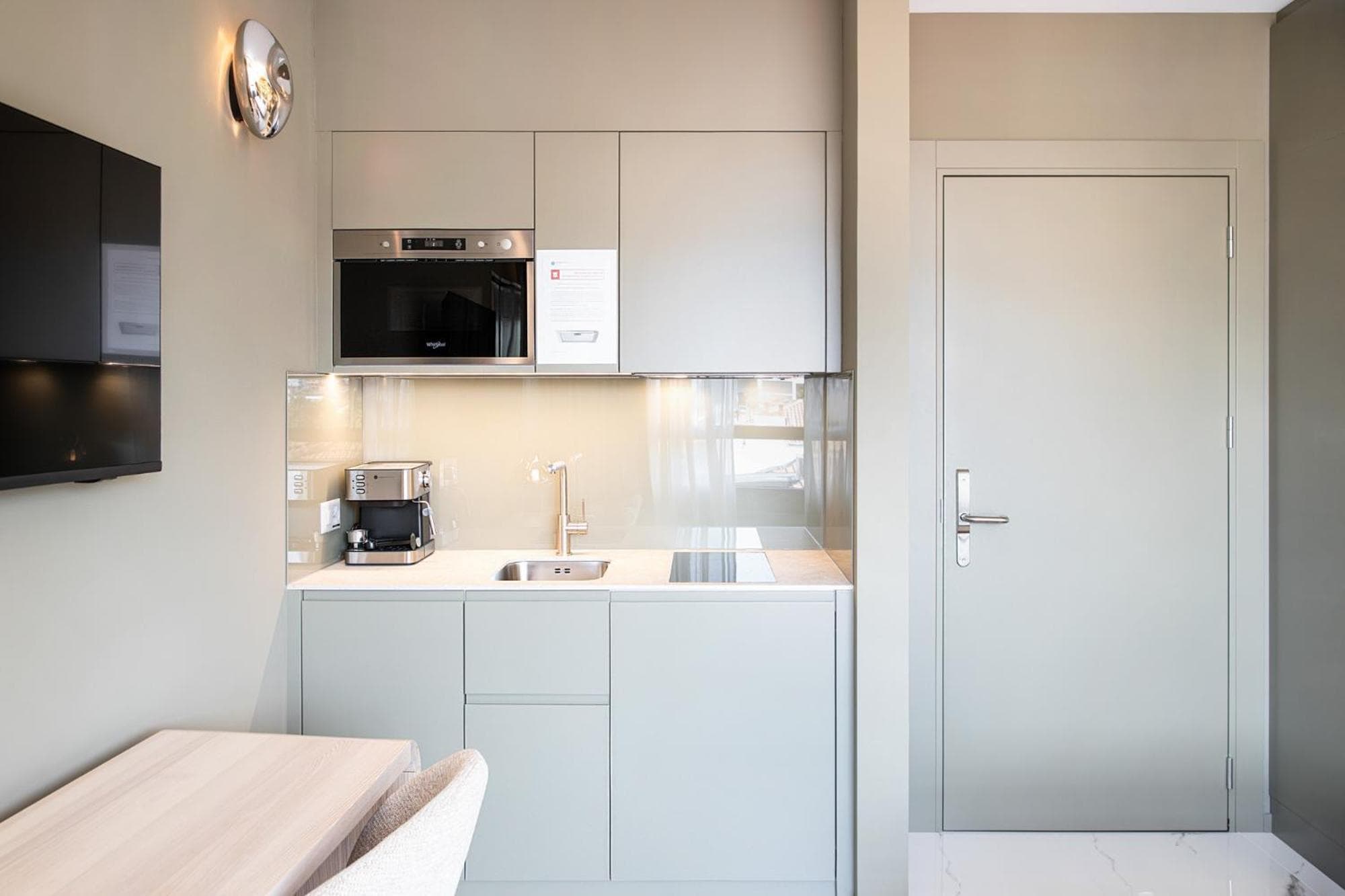 VISIONAPARTMENTS Lugano -self check-in, Lugano, photo 4