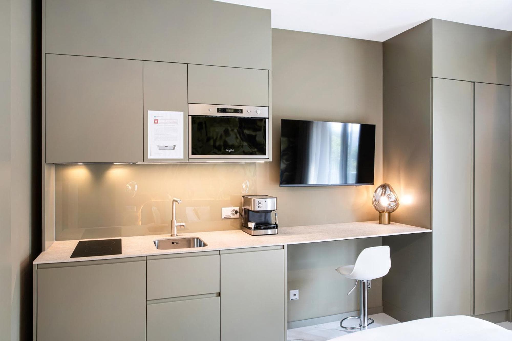 VISIONAPARTMENTS Lugano -self check-in, Lugano, photo 3