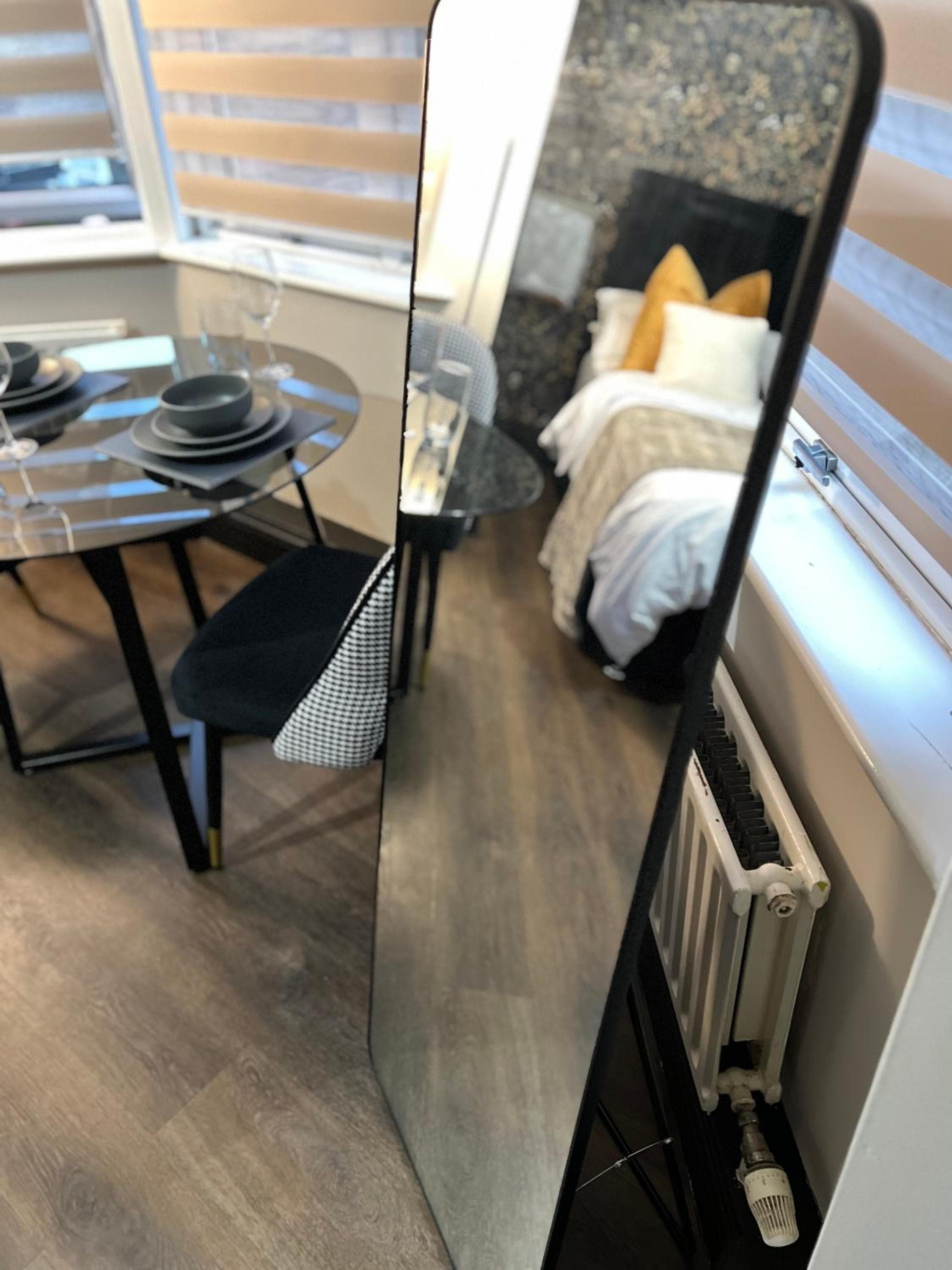King Size Studio Apartment Streatham, London, photo 5