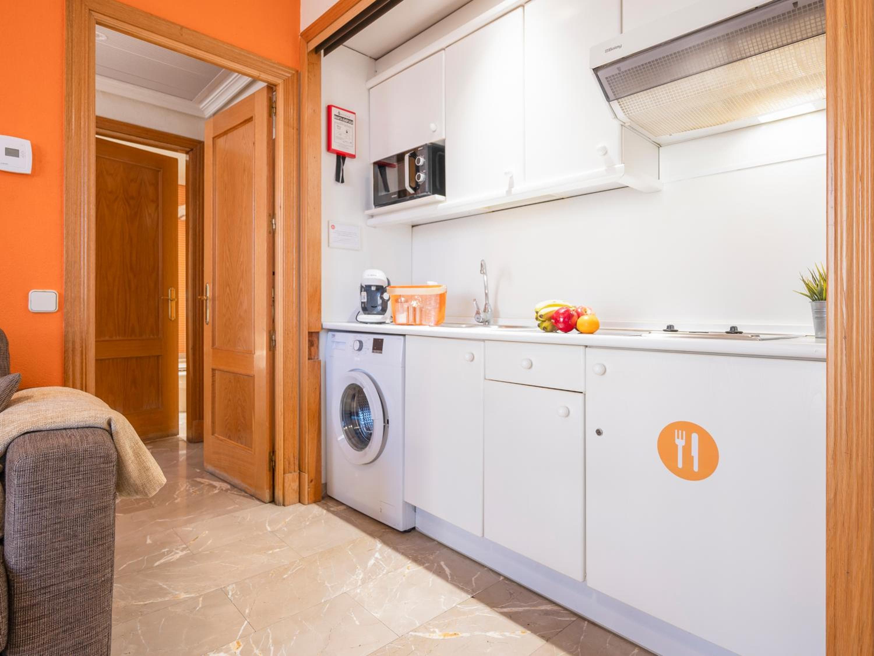 Kitchen at Apartamentos G3 Galeon