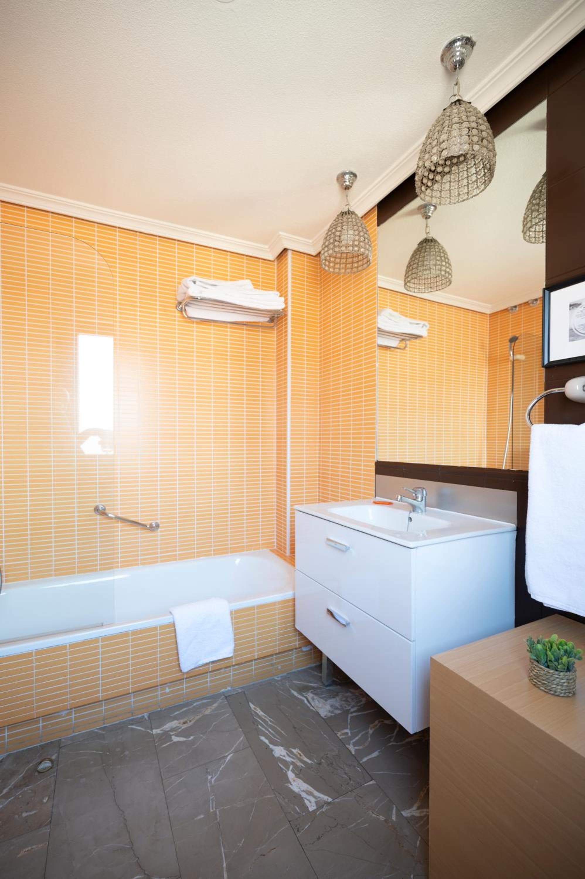 Bathroom at Apartamentos G3 Galeon