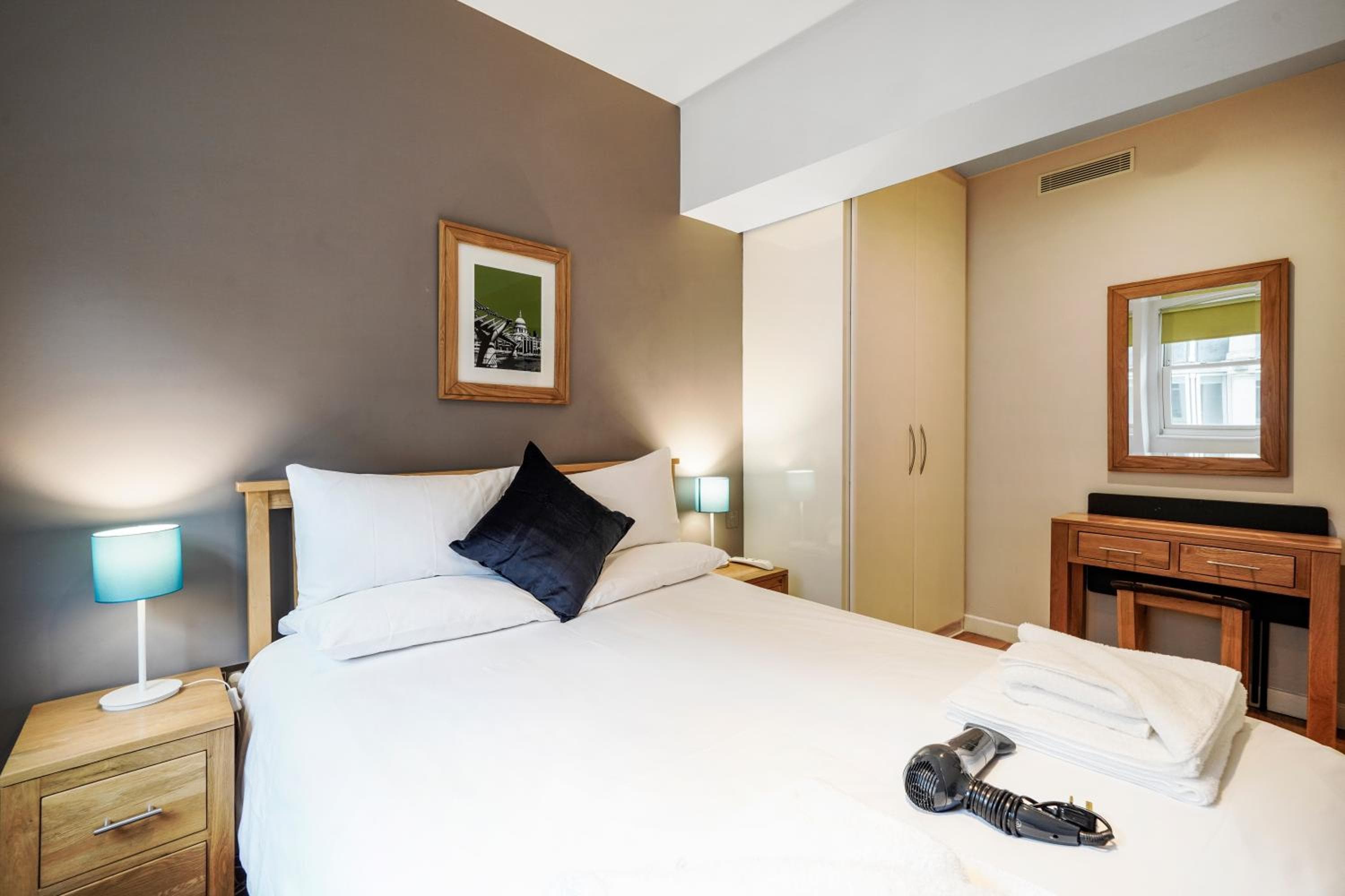 Cannon Street Serviced Apartments by LovelyStay, London, photo 2