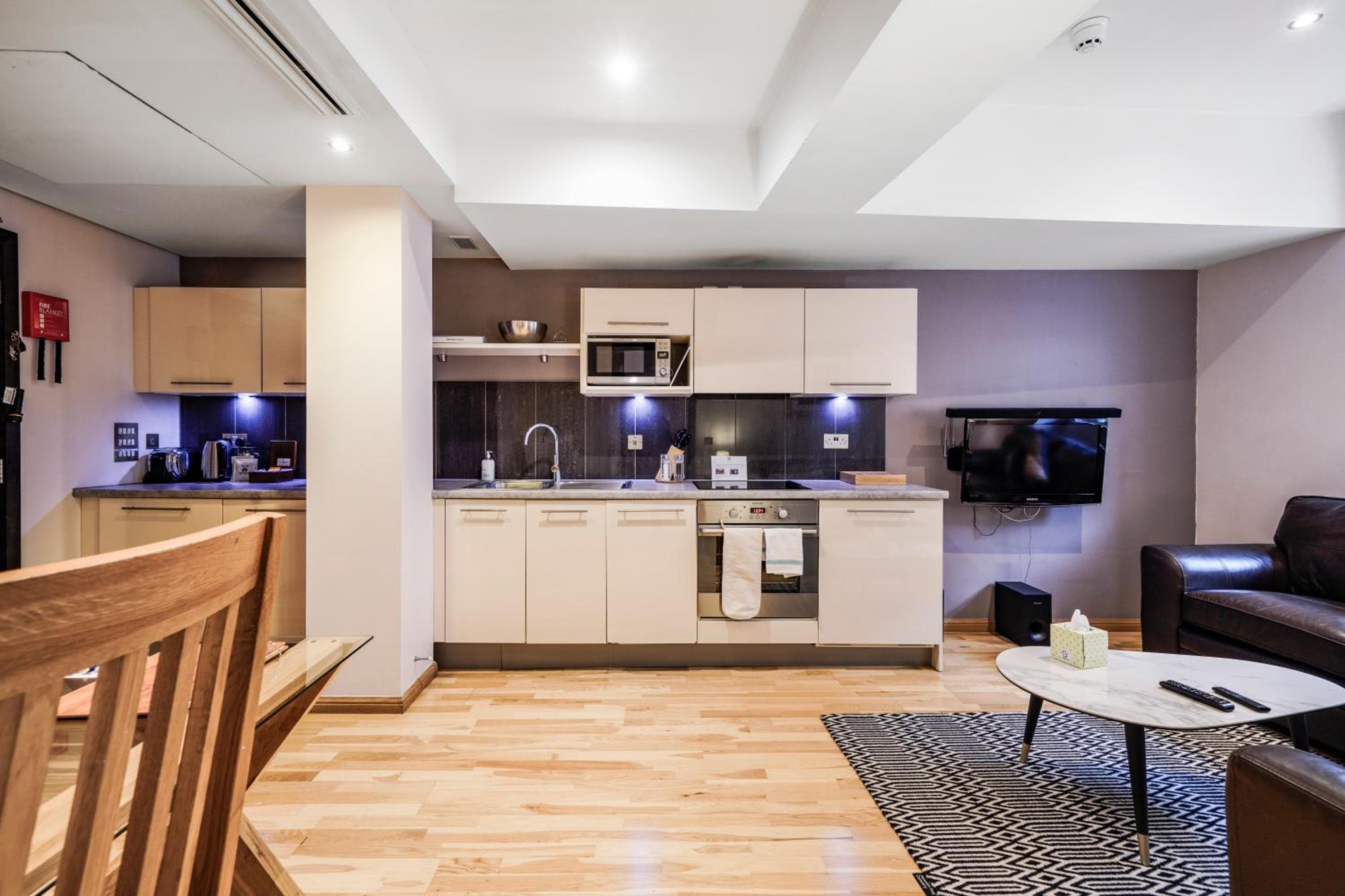 Cannon Street Serviced Apartments by LovelyStay, London, photo 6