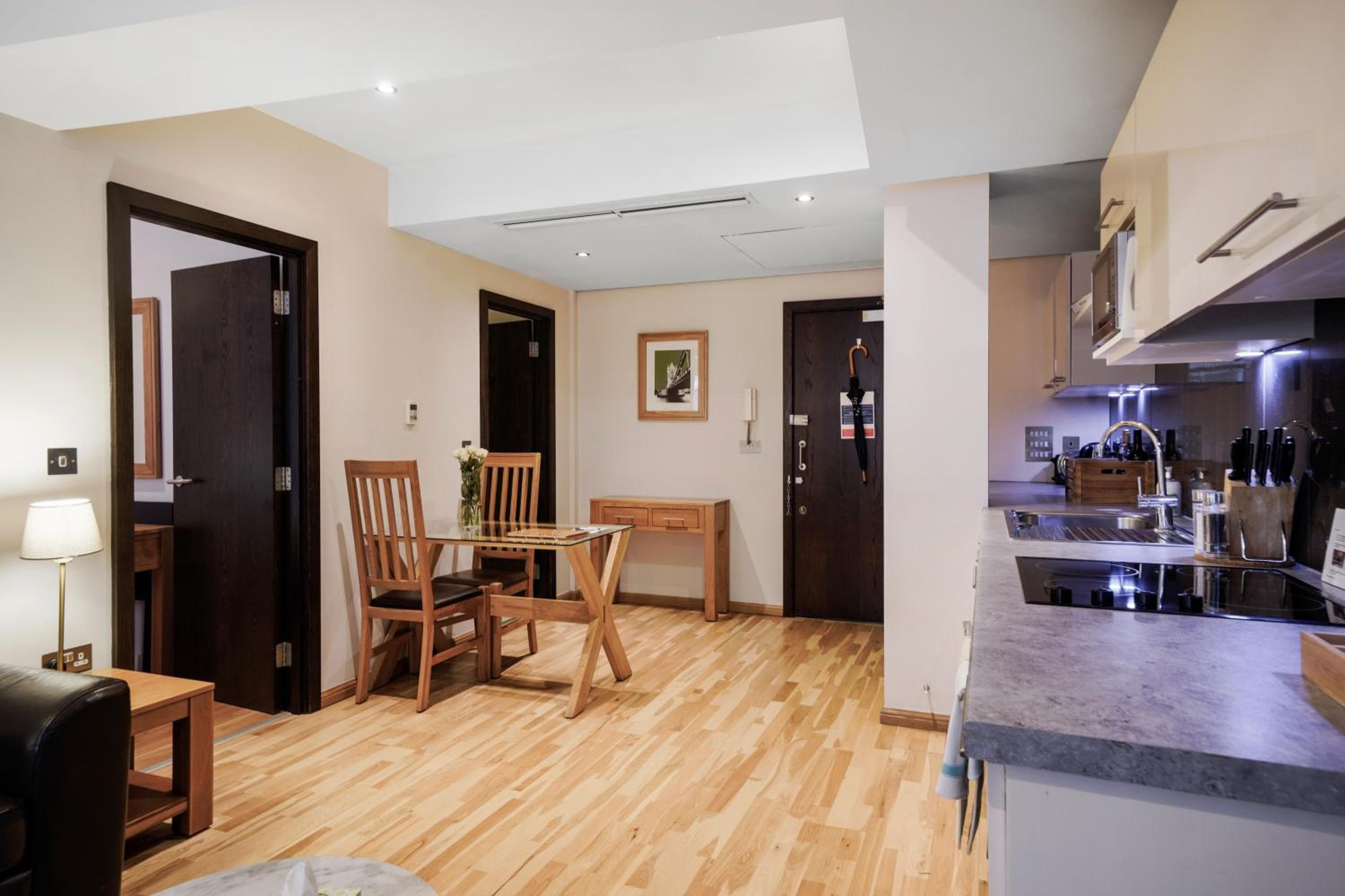 Cannon Street Serviced Apartments by LovelyStay, London, photo 4