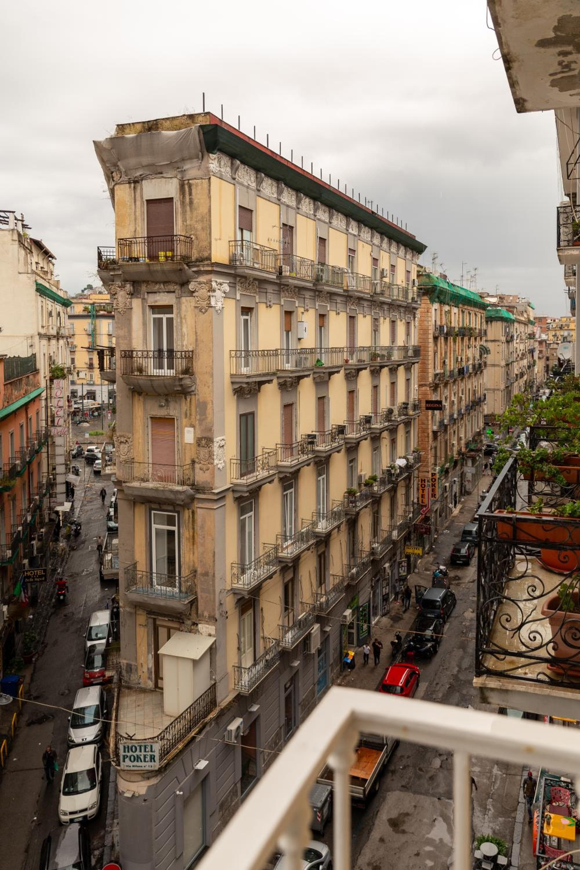 Central Station Housing Apartments by Dimorra, Naples