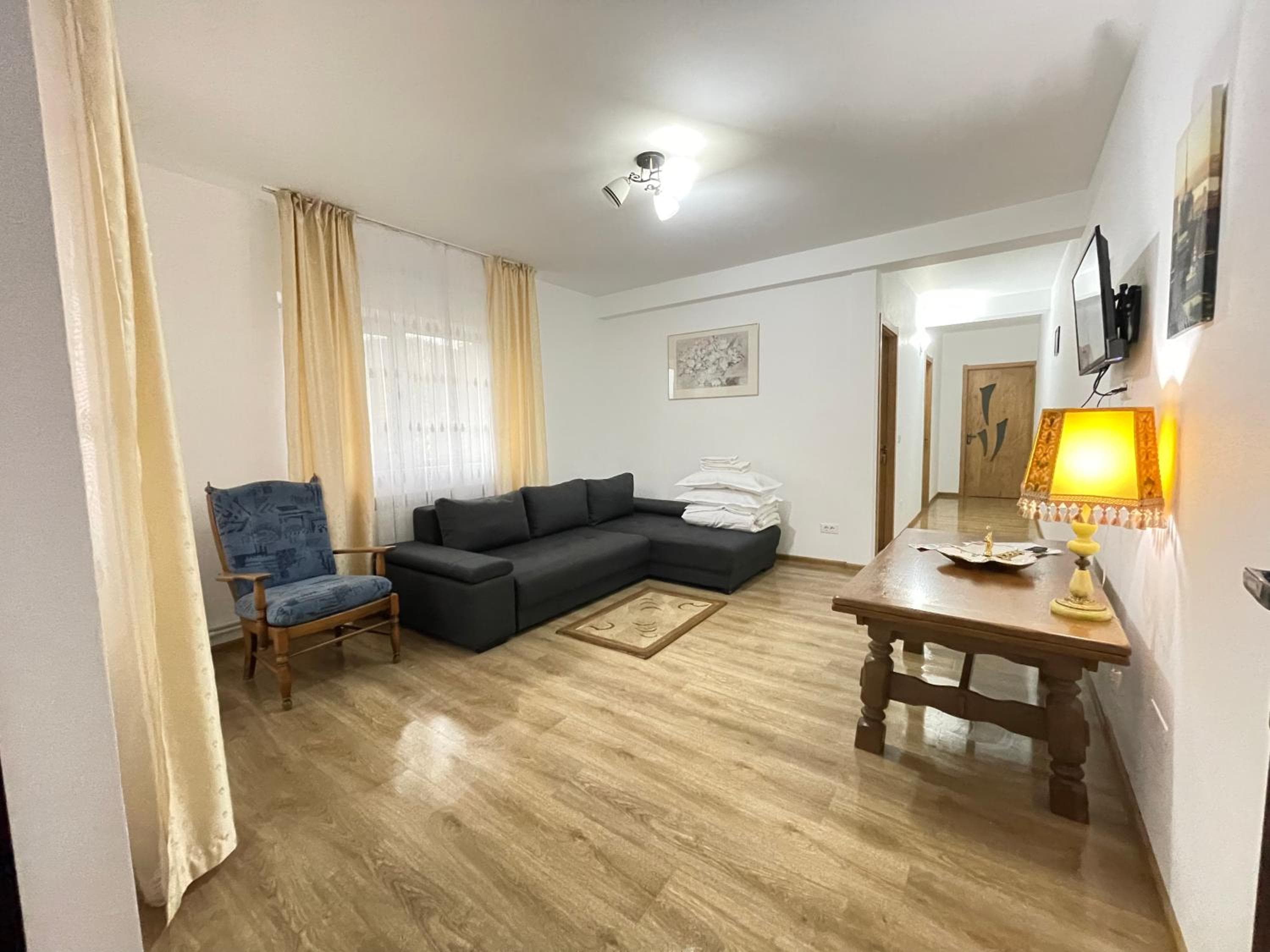 Cazare apartamente LAVI-TOUR Tg Neamț, Tîrgu Neamţ, photo 2