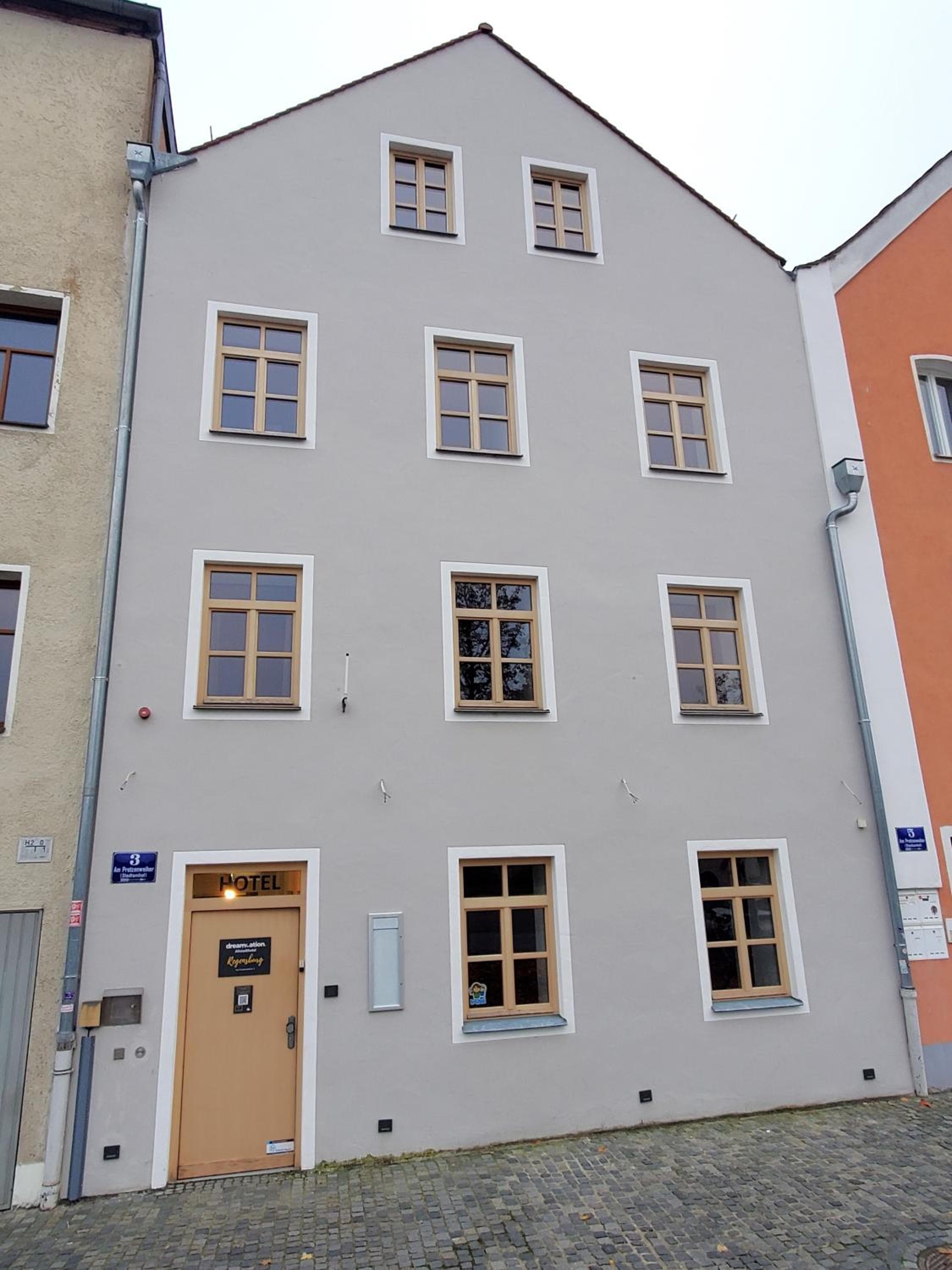 dreamcation Altstadthotel - Mikro Apartments mit Küche & Self Check-In, Regensburg