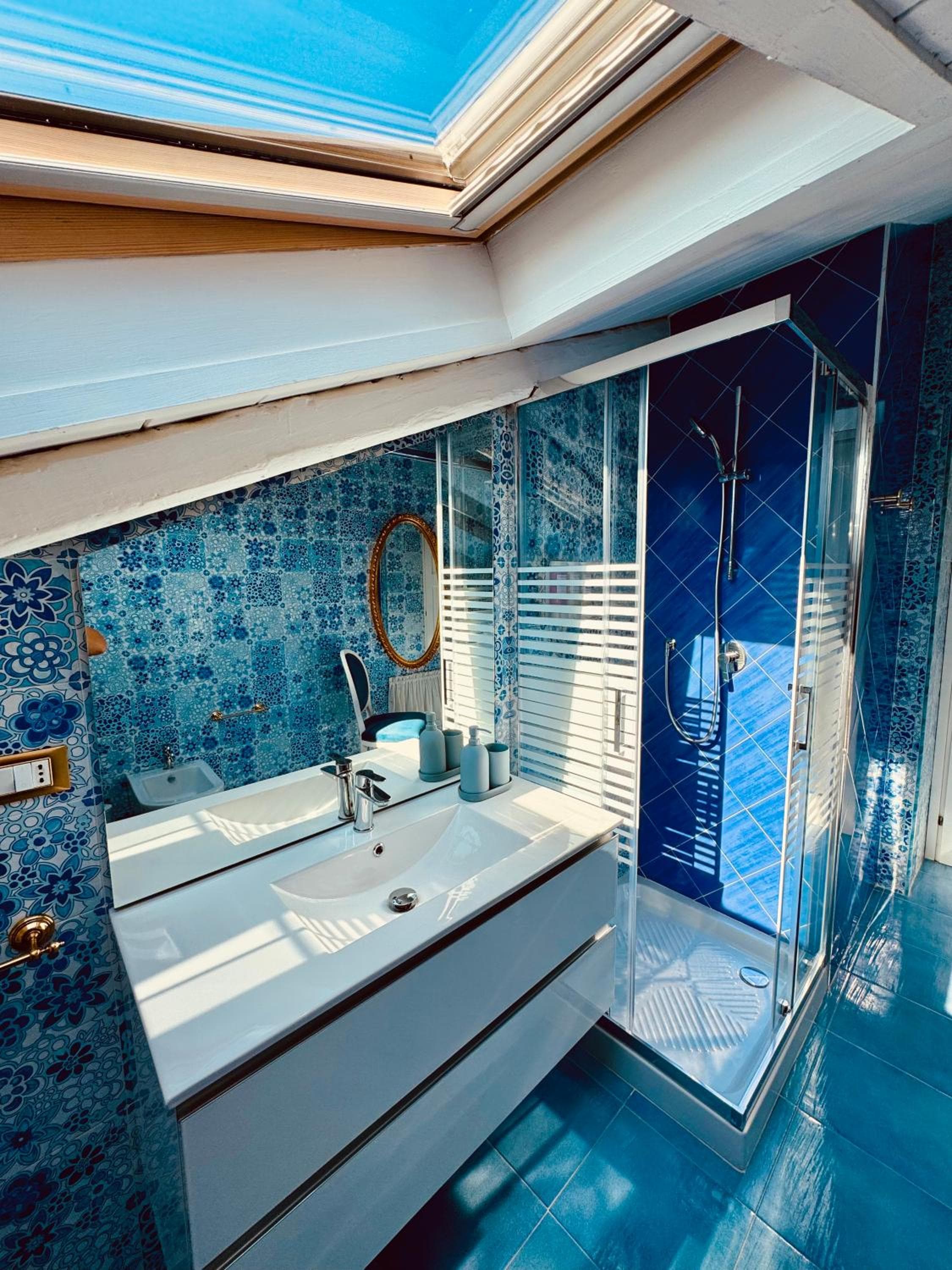 Bathroom at LoVolcano