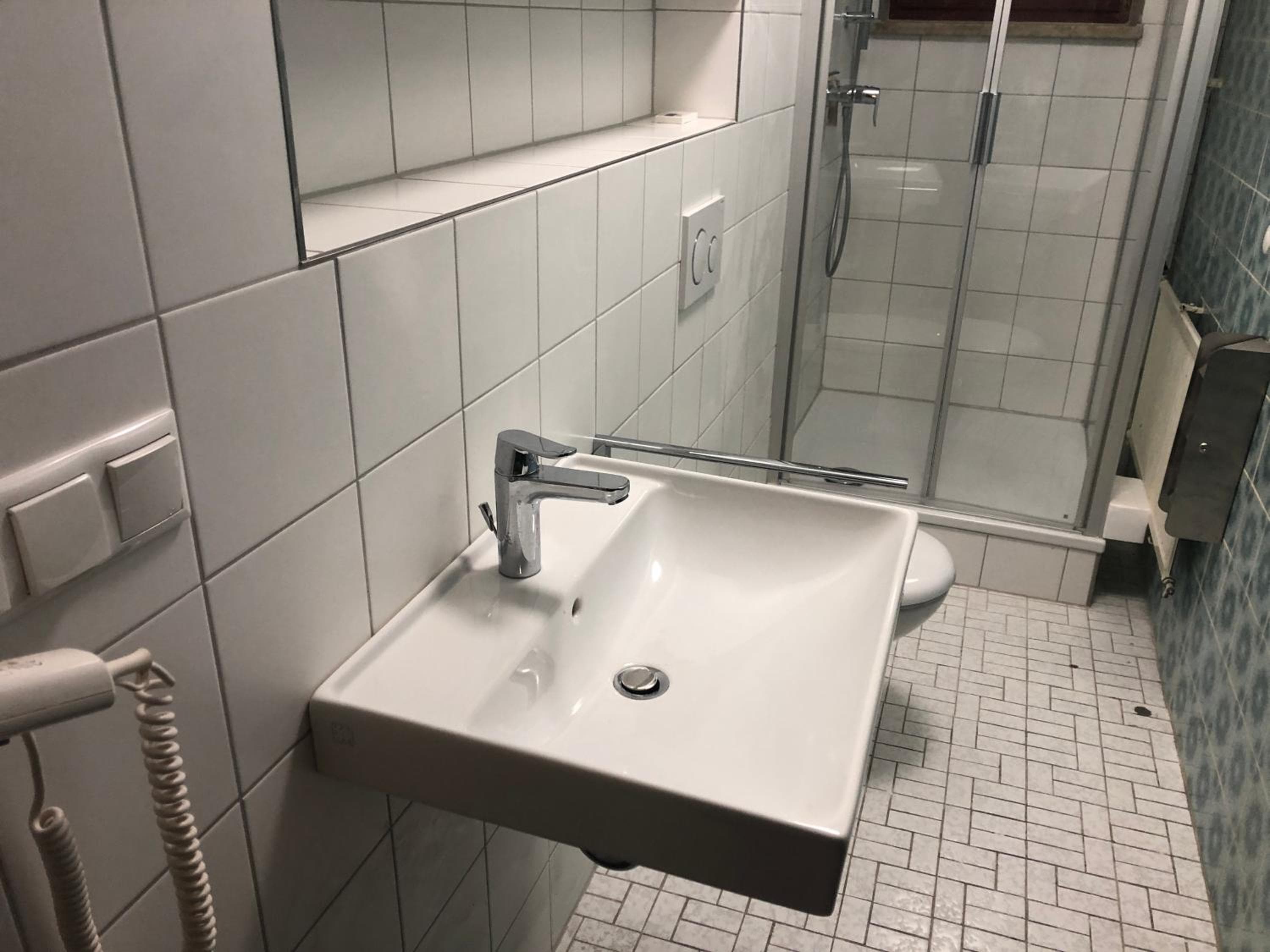 Bathroom at UNIaparts