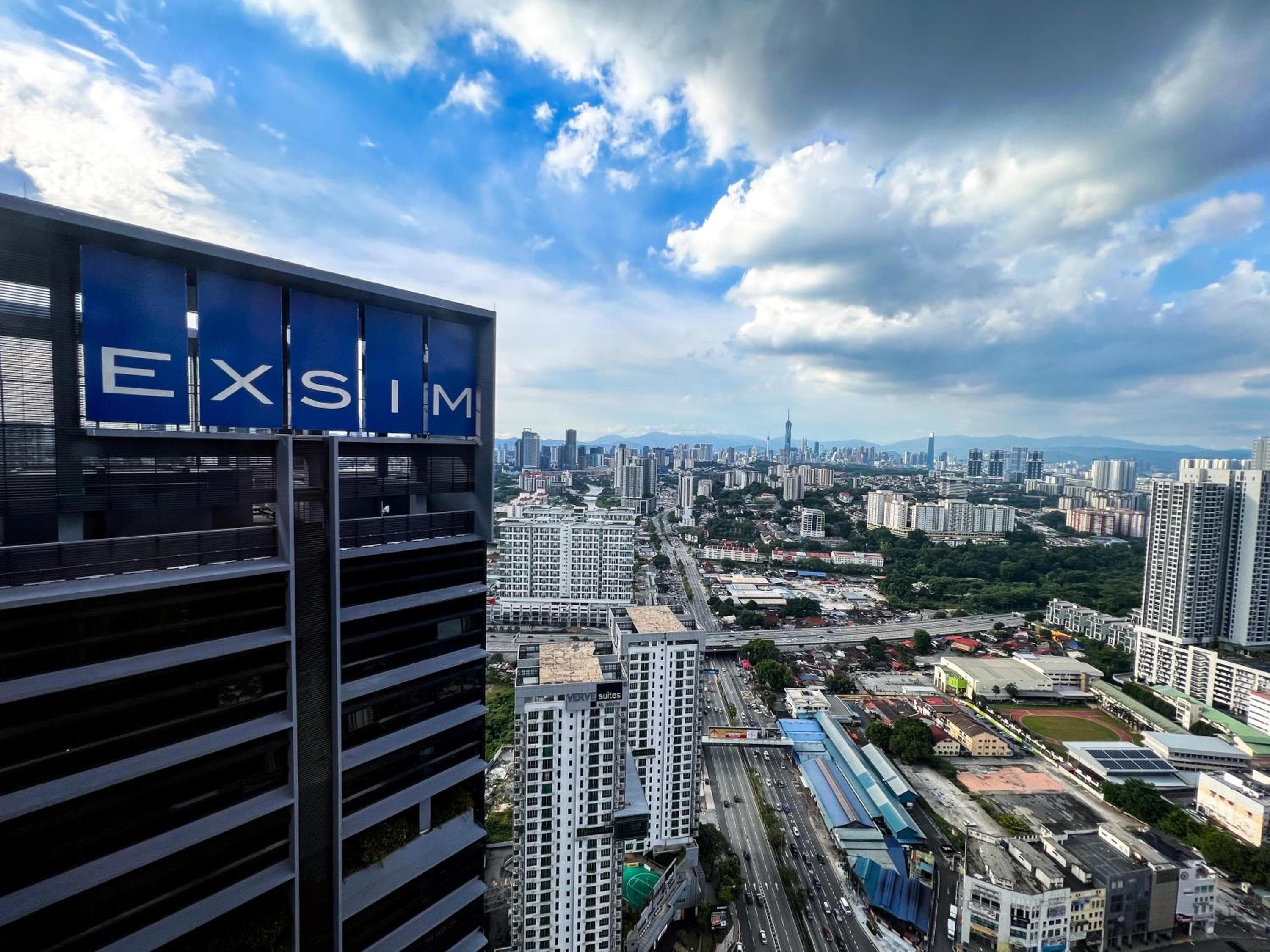 Millerz Square Kuala Lumpur - Sky Pool & Gym - Free Parking, Wifi, Kuala Lumpur, photo 4