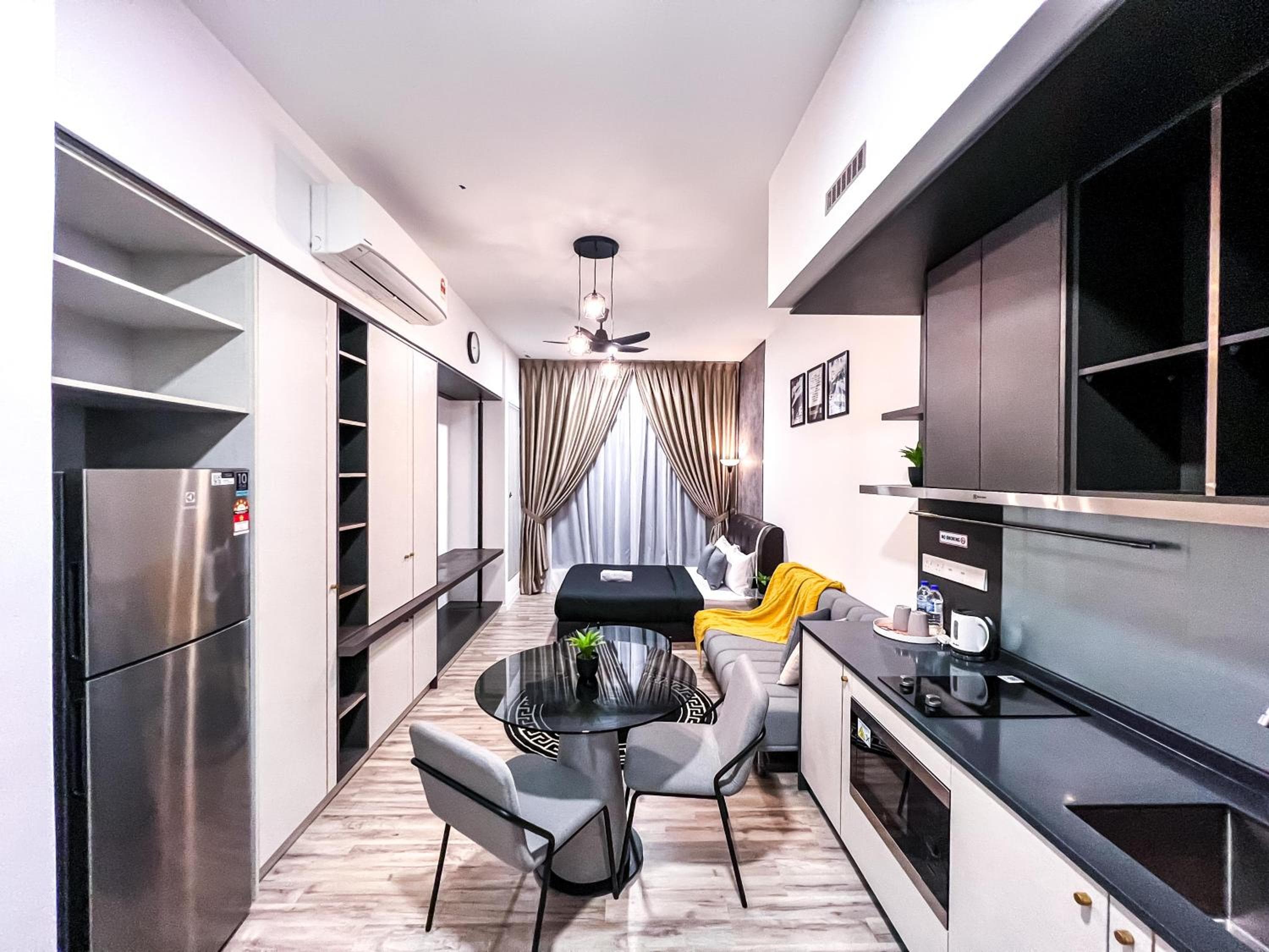 Millerz Square Kuala Lumpur - Sky Pool & Gym - Free Parking, Wifi, Kuala Lumpur, photo 2