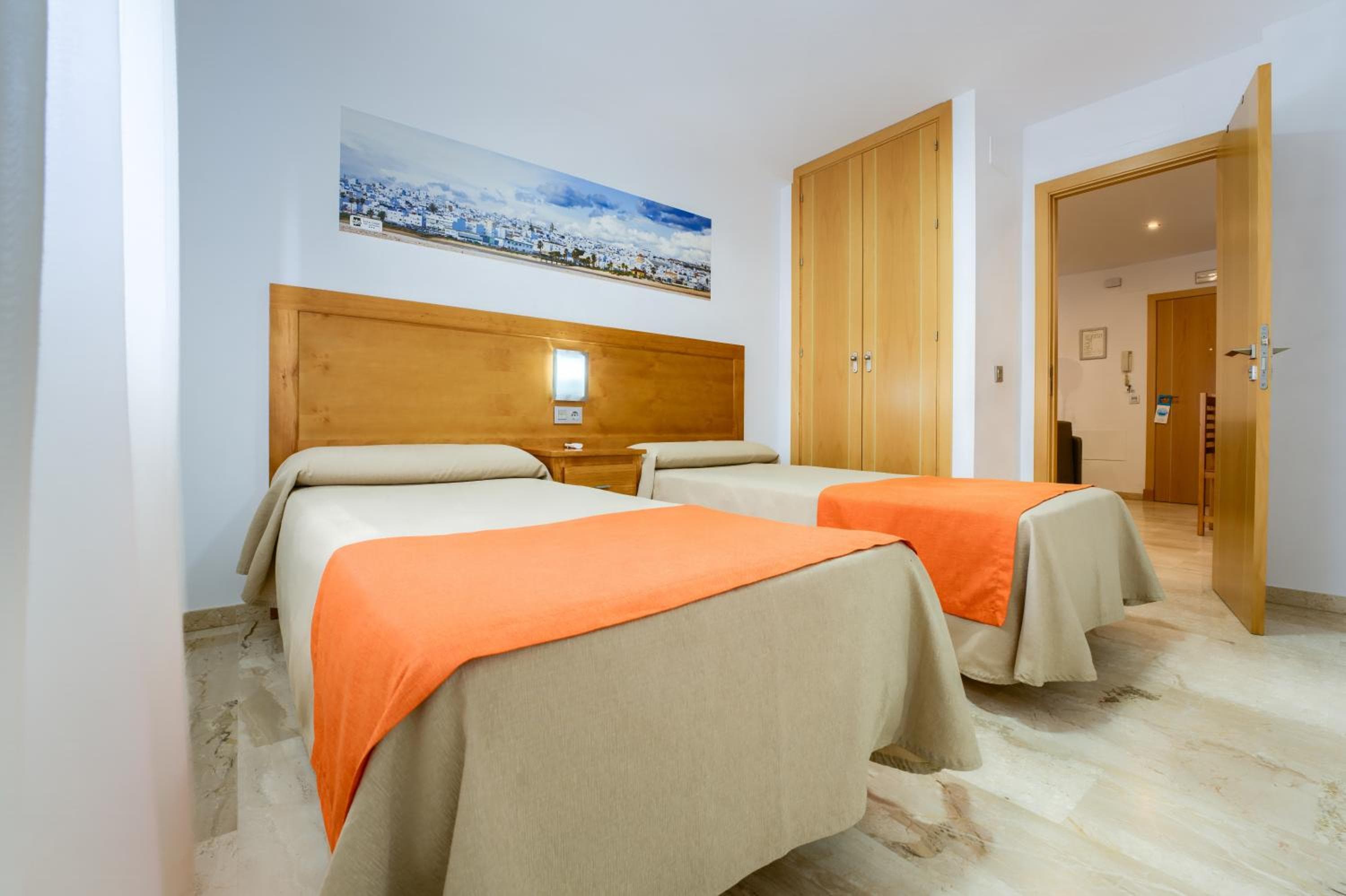 Hotel Apartamentos Loto Conil, Conil de la Frontera, photo 5