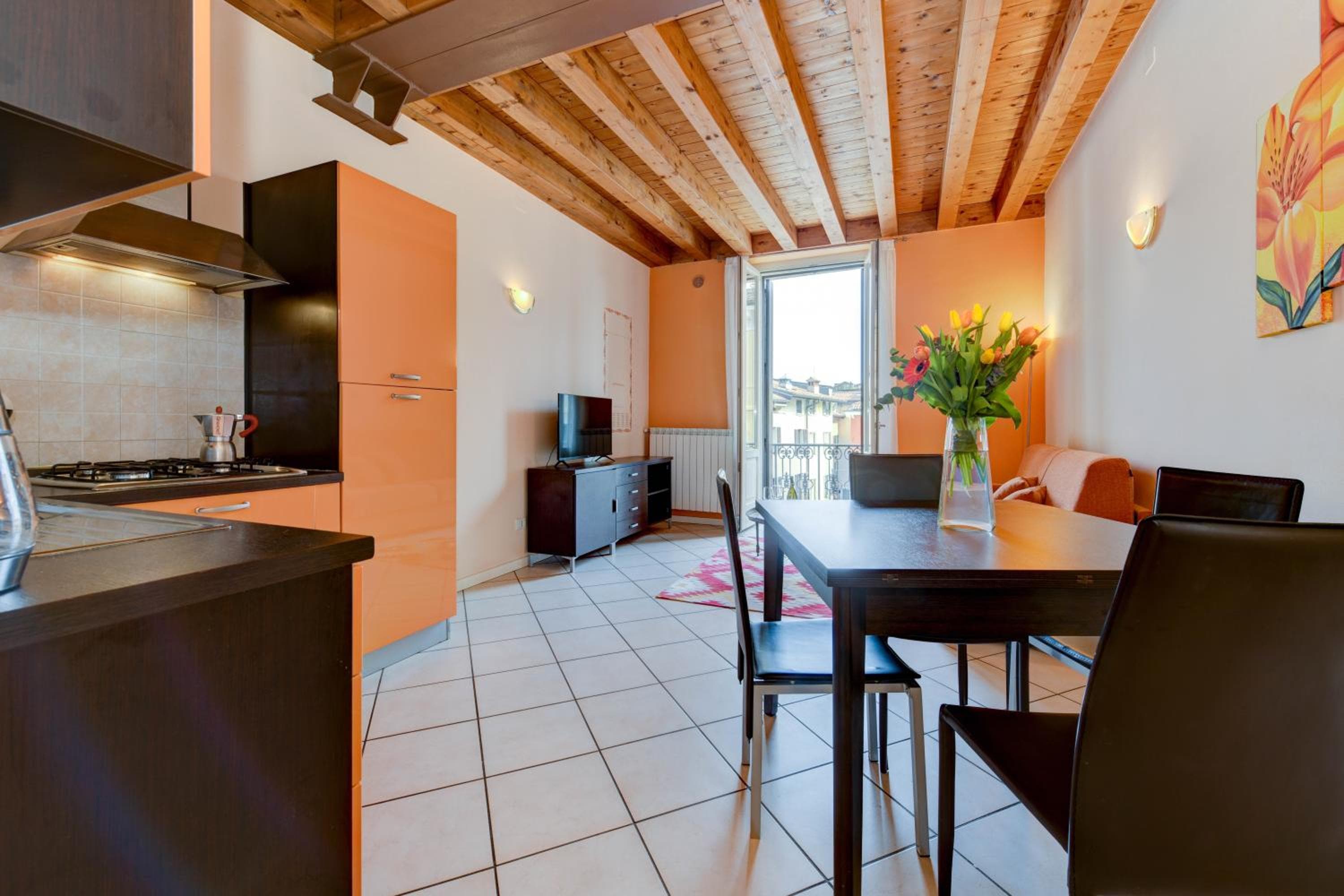 Flowers Apartments, Desenzano del Garda, photo 4